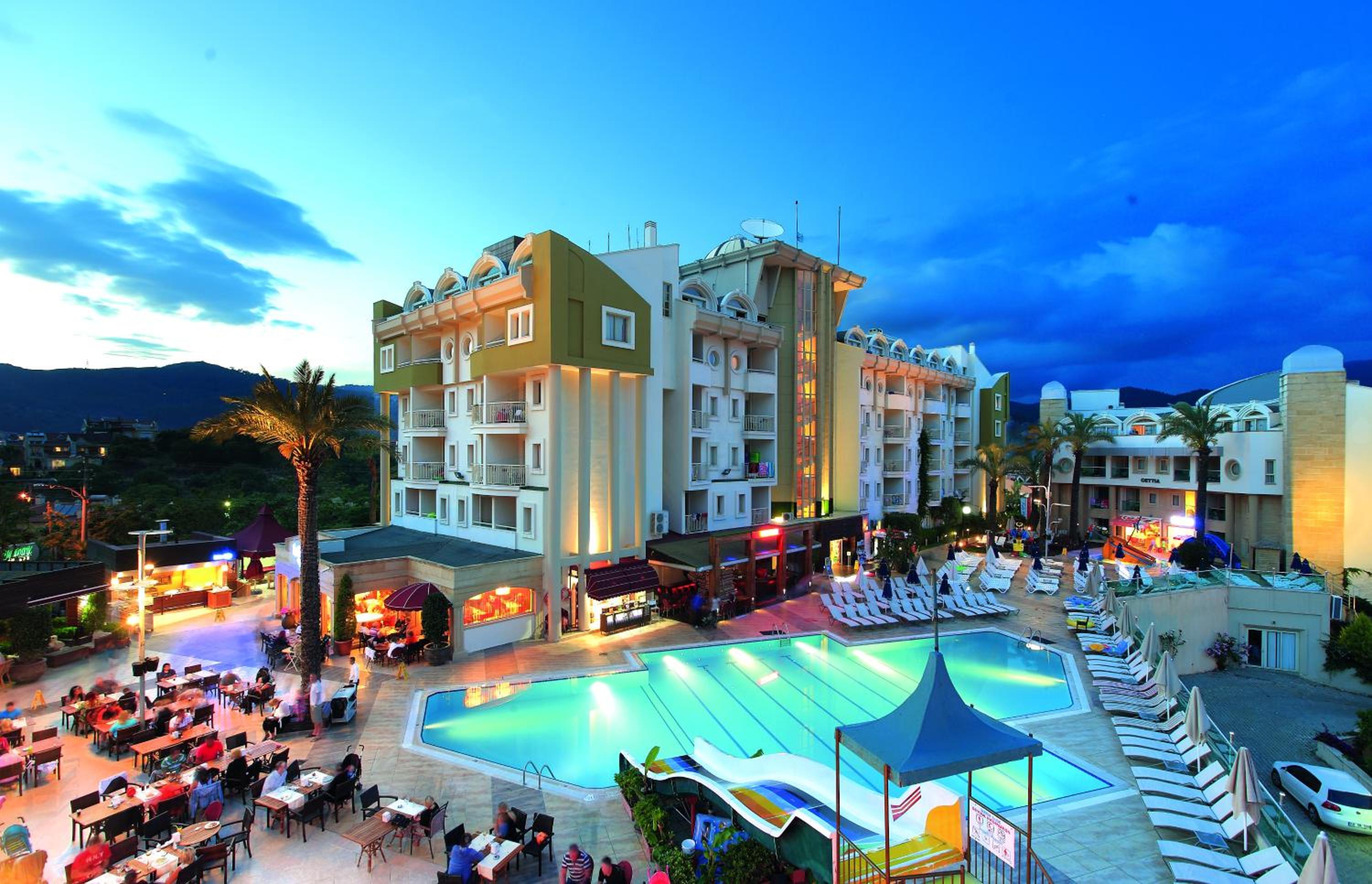 Grand Cettia Hotel - Image 12