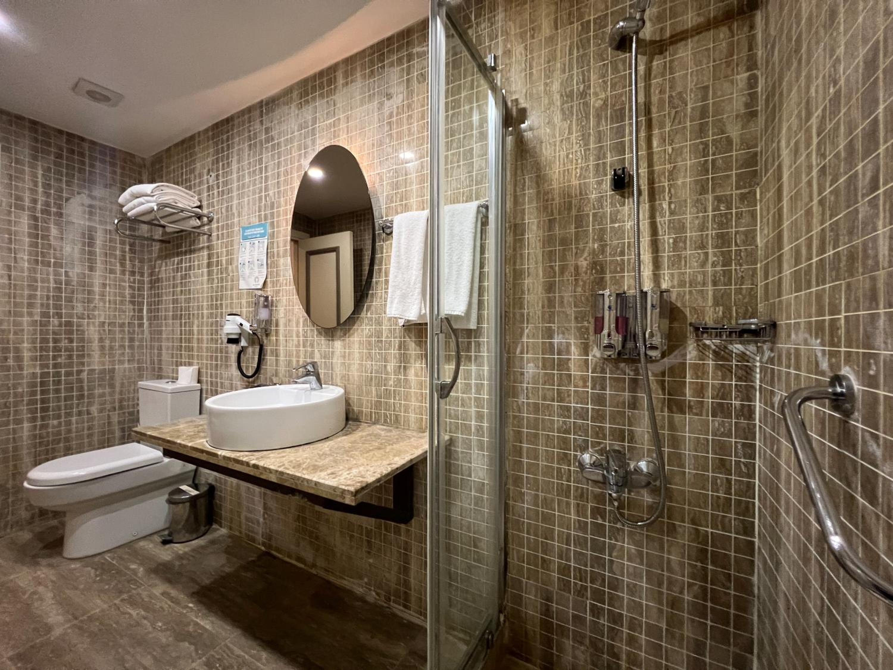 All Seasons Hotel - Image 37