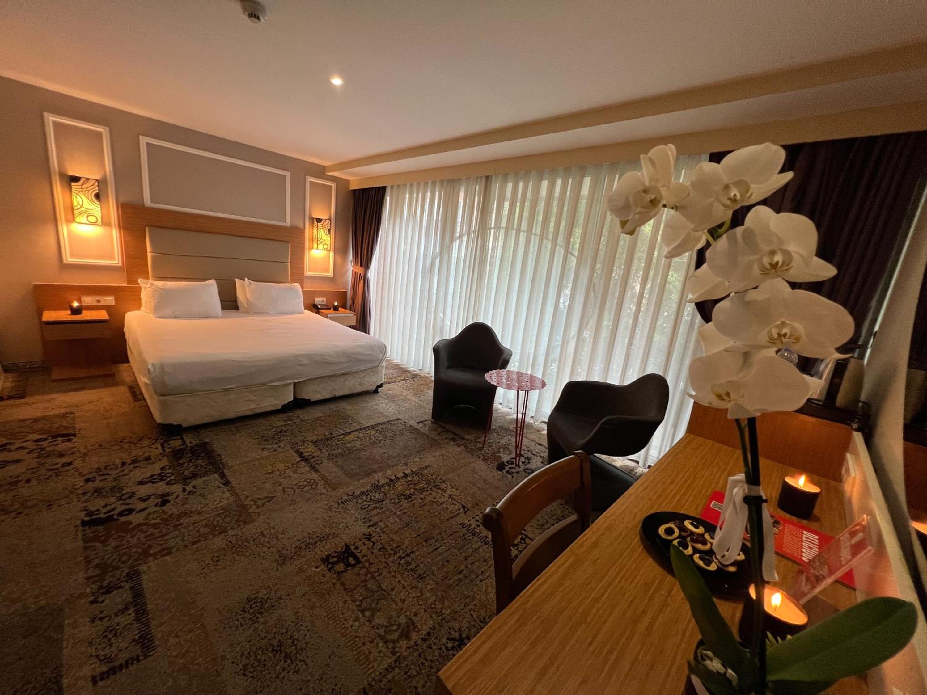 All Seasons Hotel - Image 100