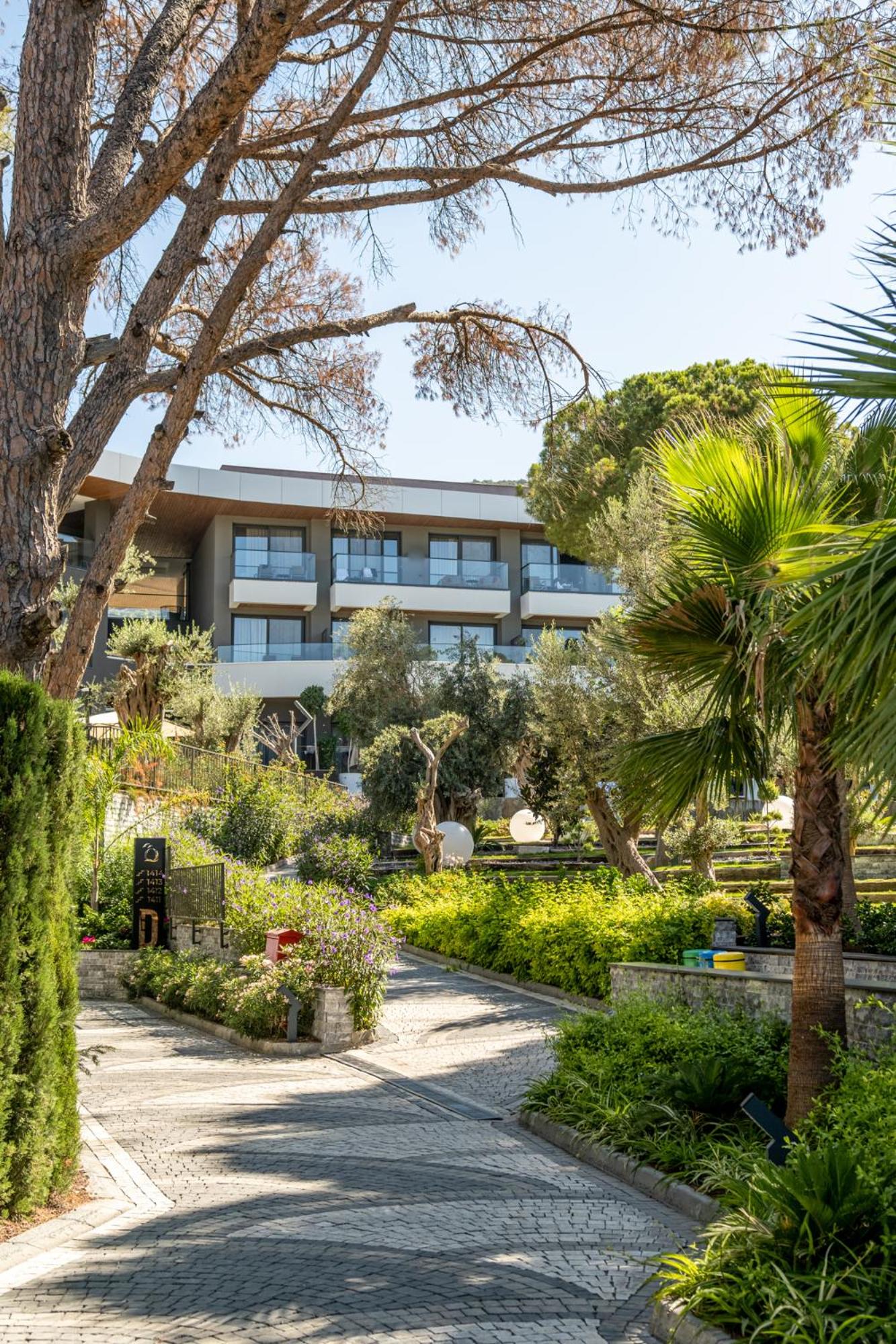 Unique Life Style Hotel - Image 10