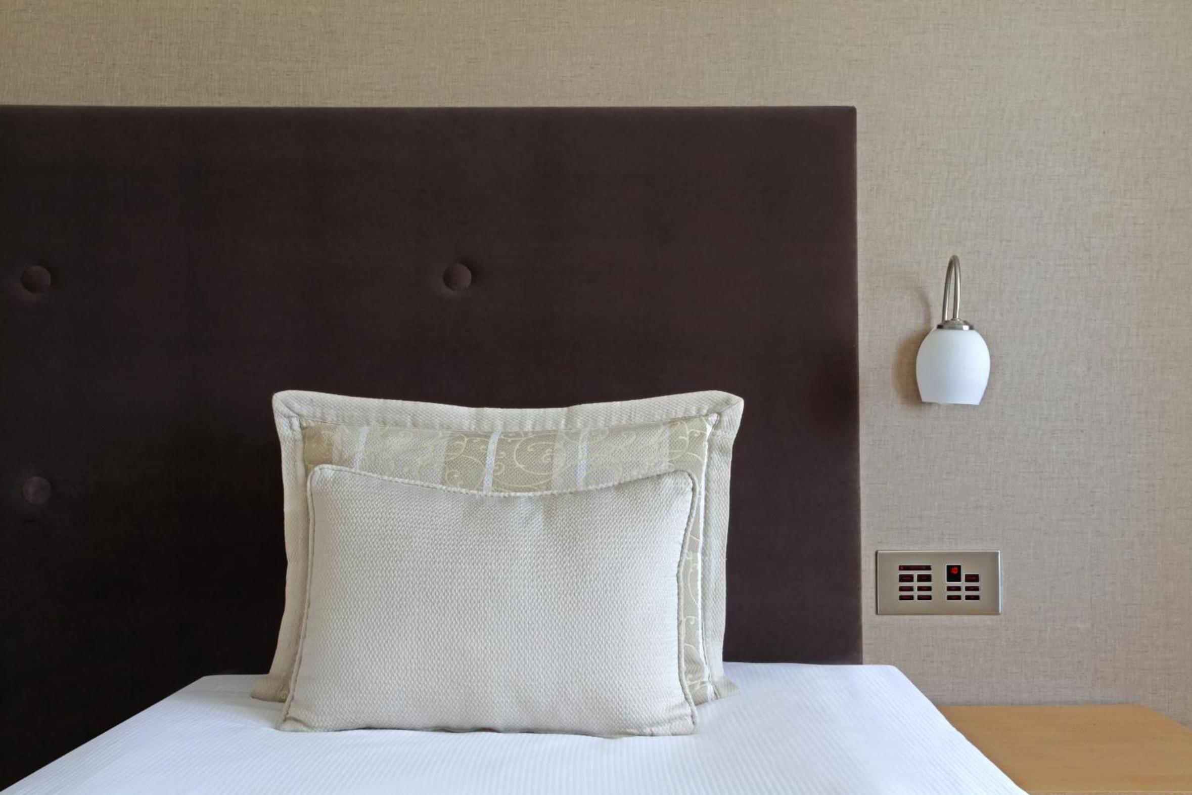 WOW Airport Hotel - Image 6