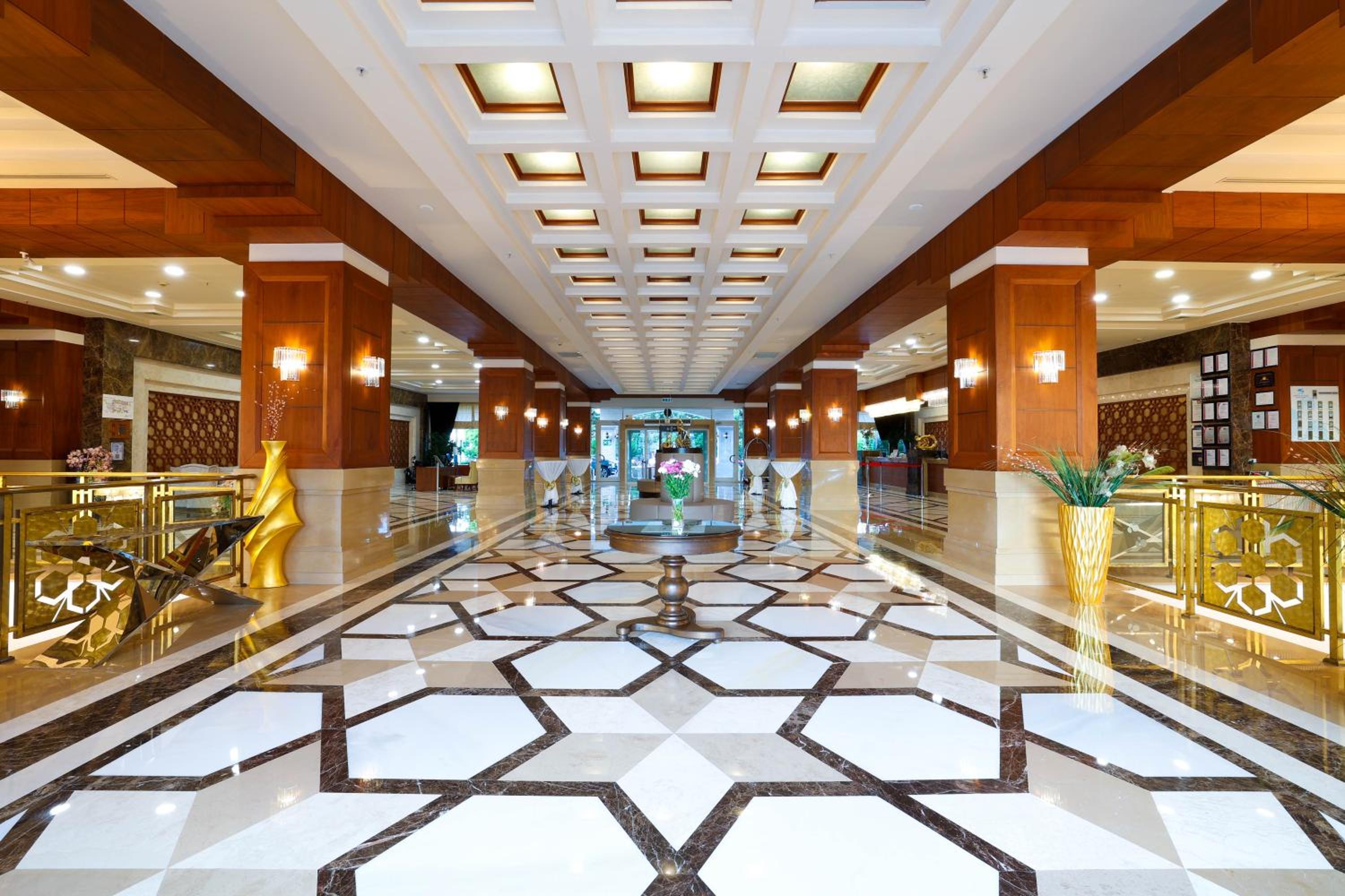 Crystal De Luxe Resort & Spa - All Inclusive - Image 14