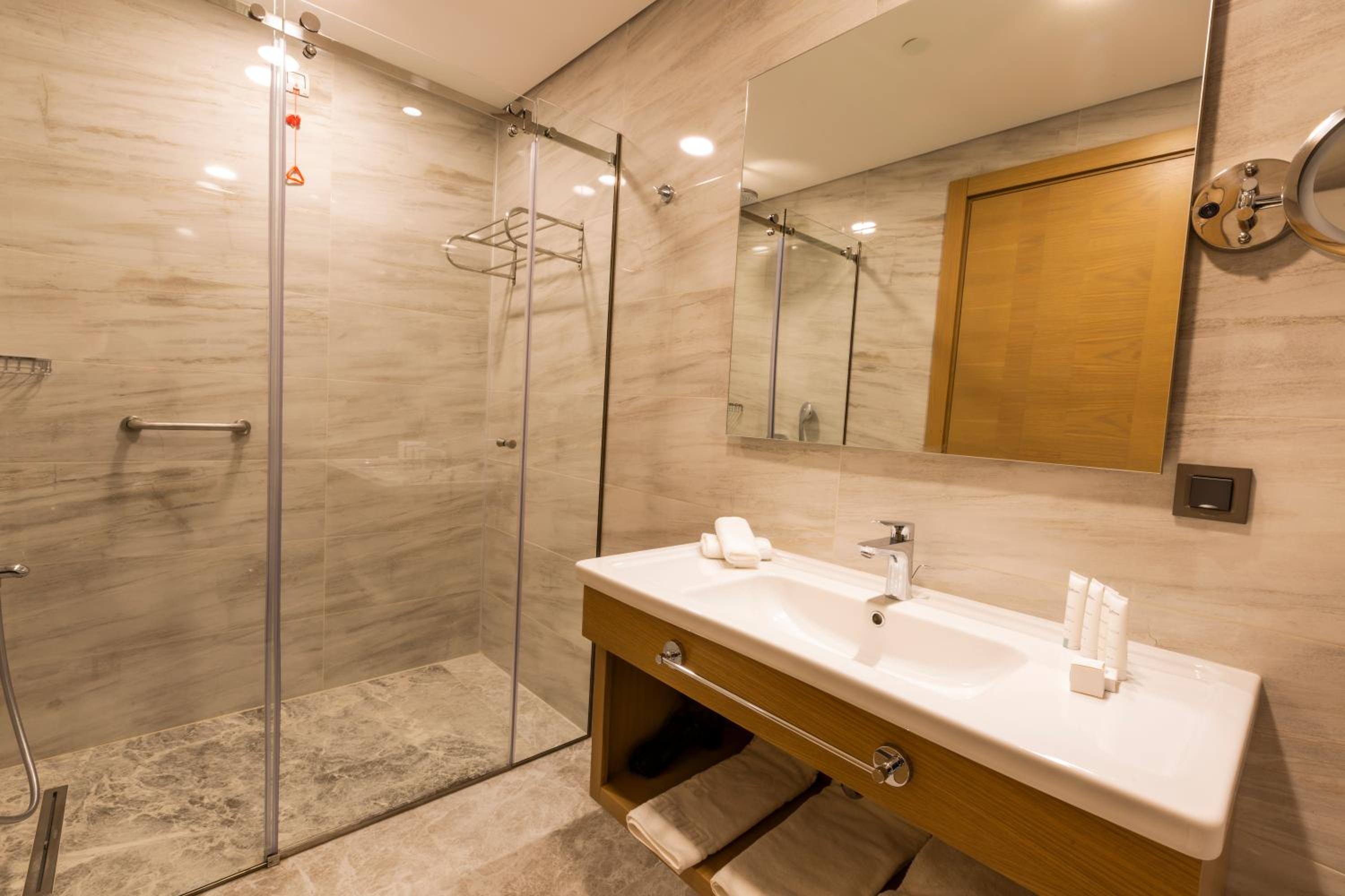 Radisson Otel İstanbul Harbiye - Image 61