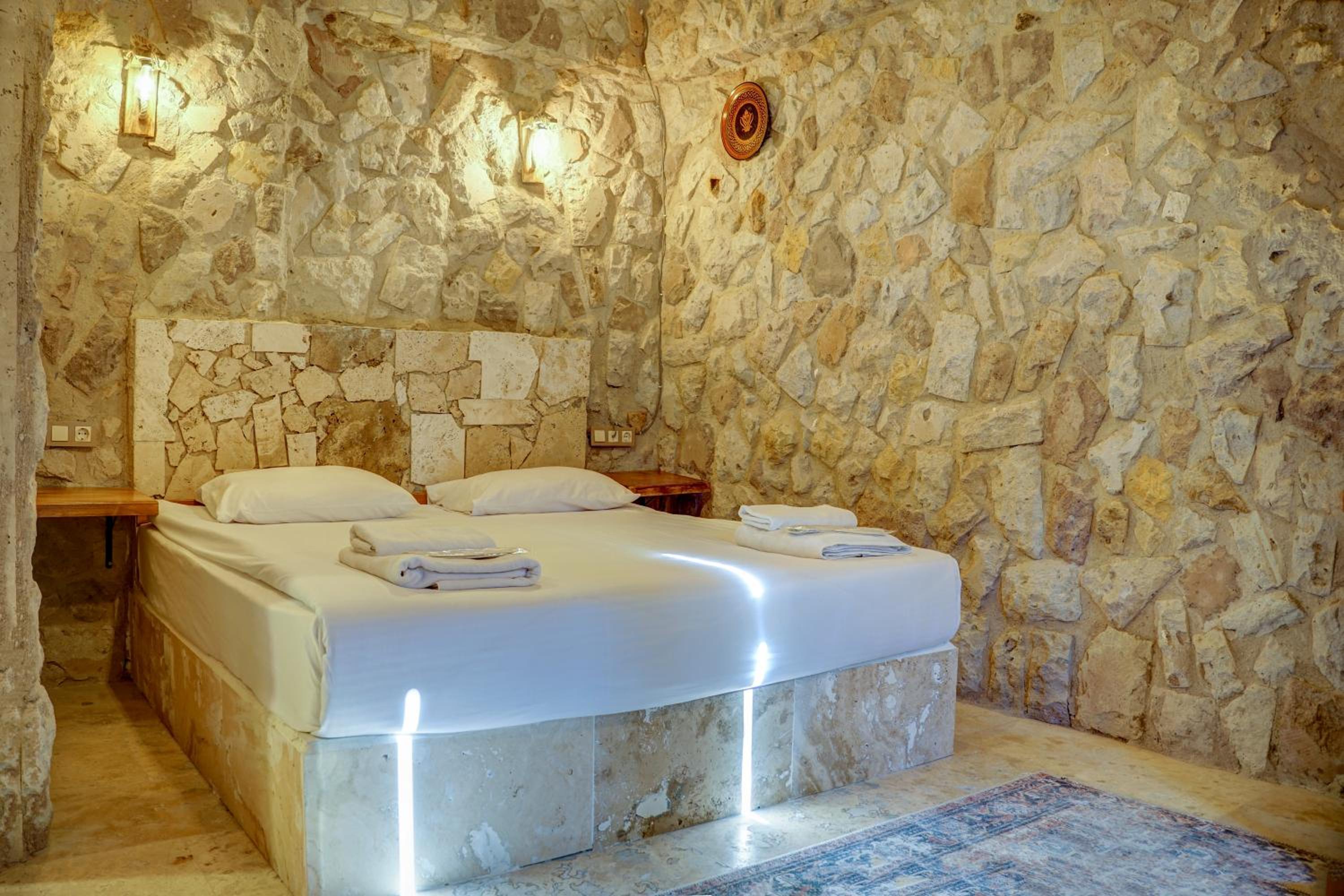 Ala Stone House - Image 45