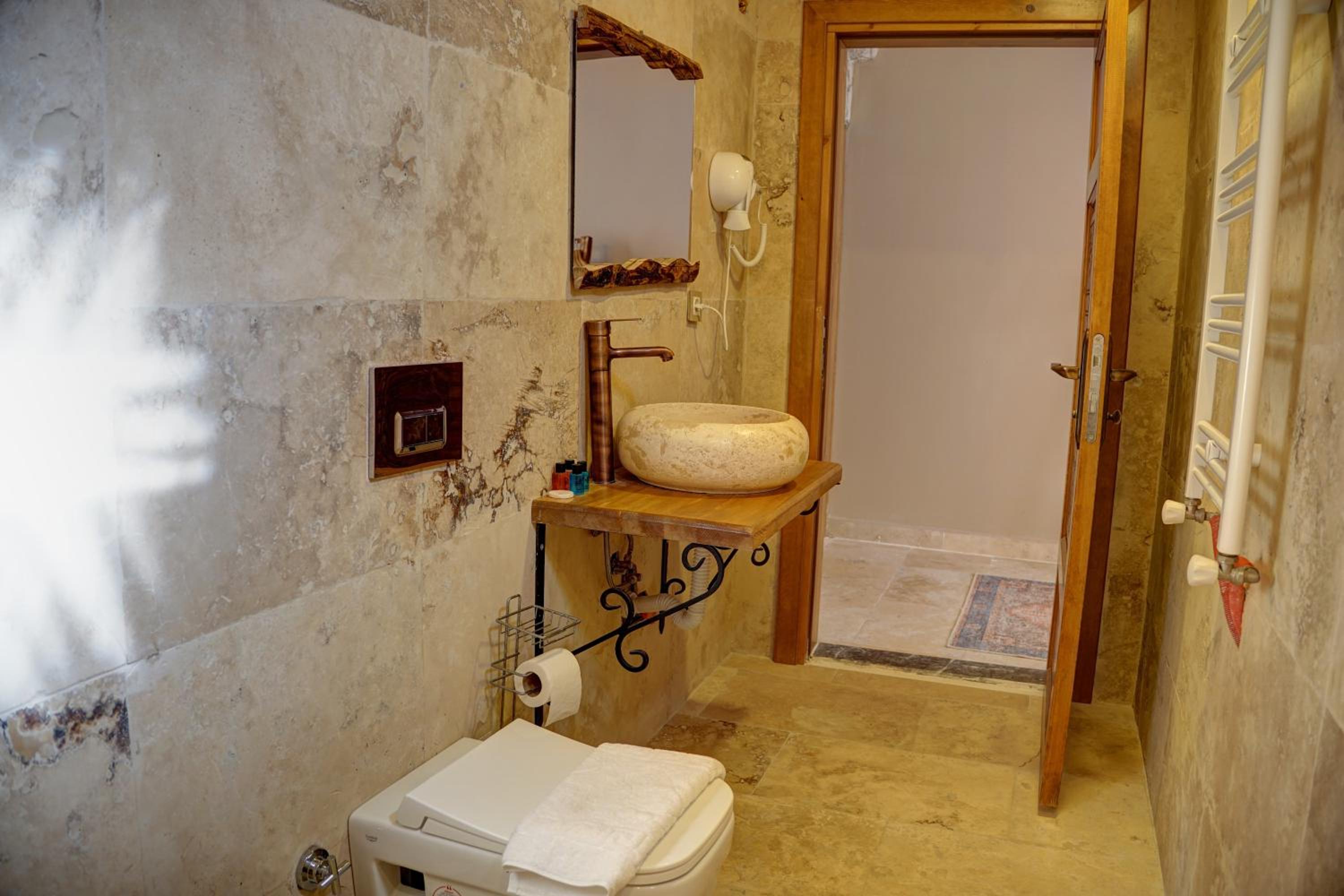 Ala Stone House - Image 32
