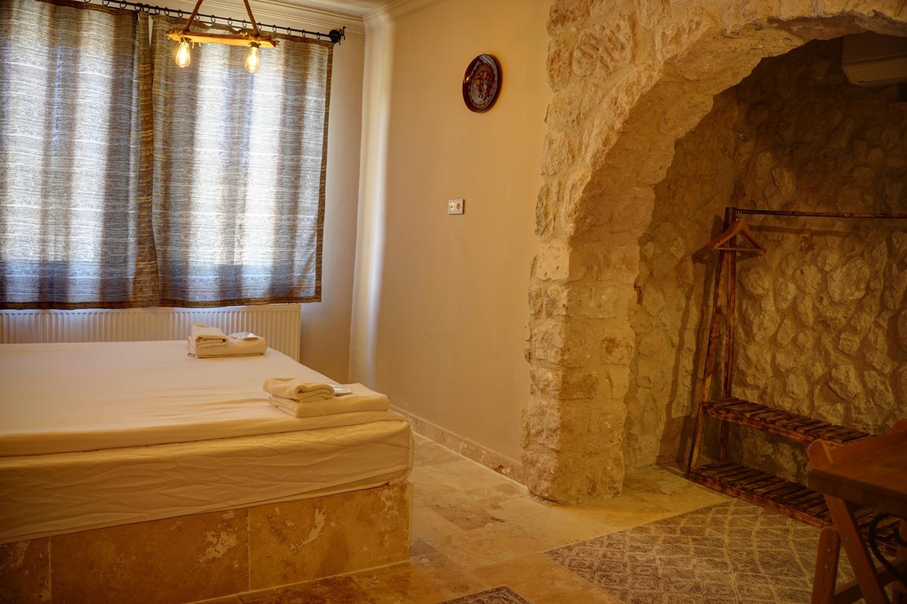 Ala Stone House - Image 35