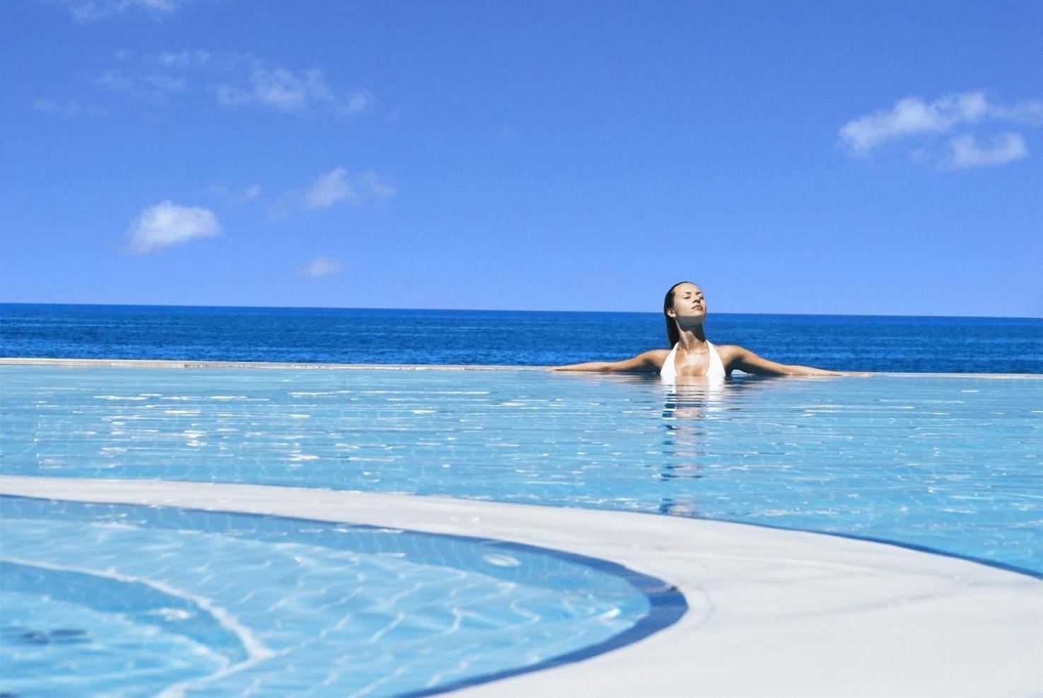 Charisma De Luxe Hotel - Image 36