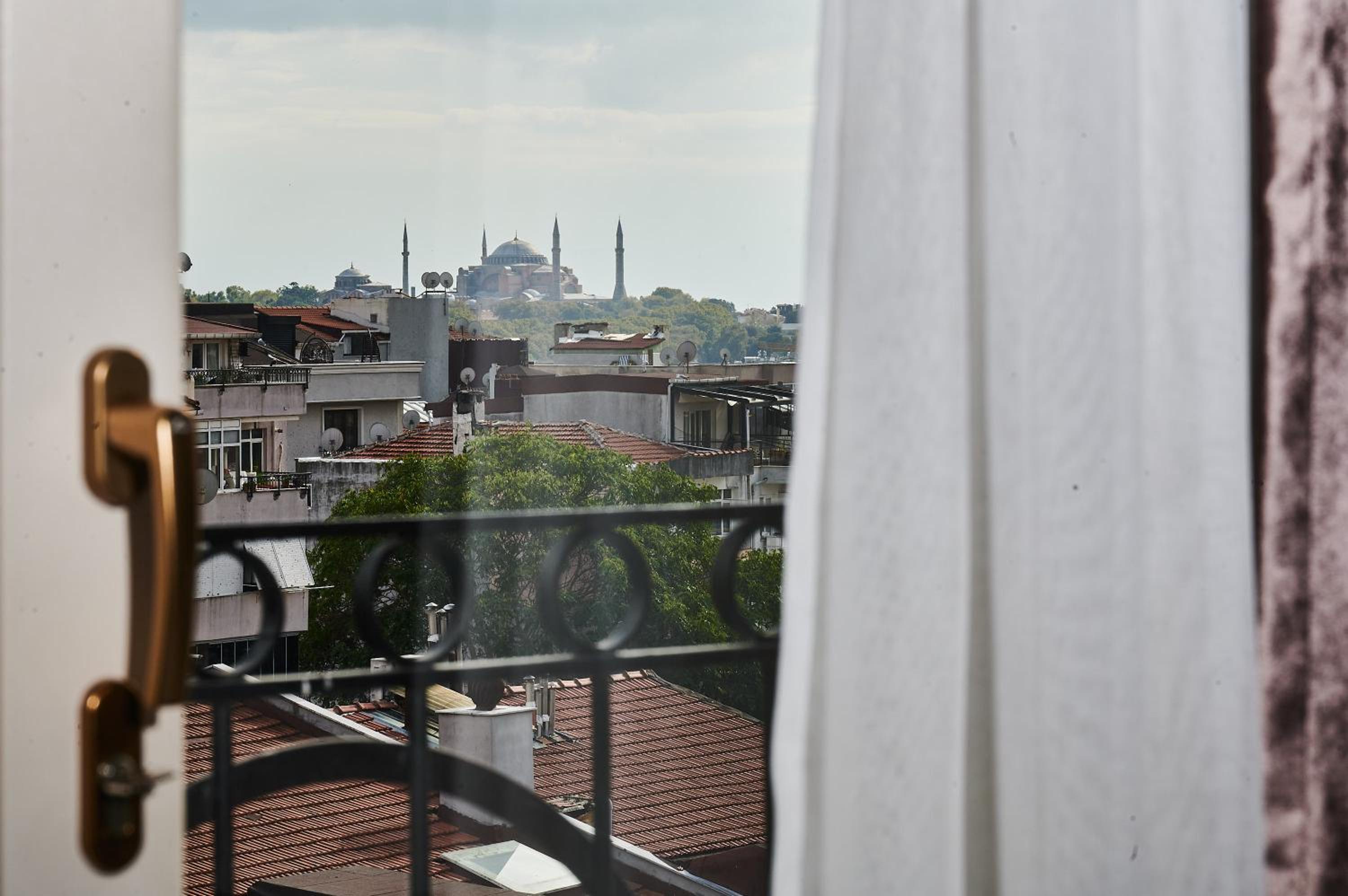 Faik Pasha Otelleri Özel Kategori Beyoğlu İstanbul - Image 133