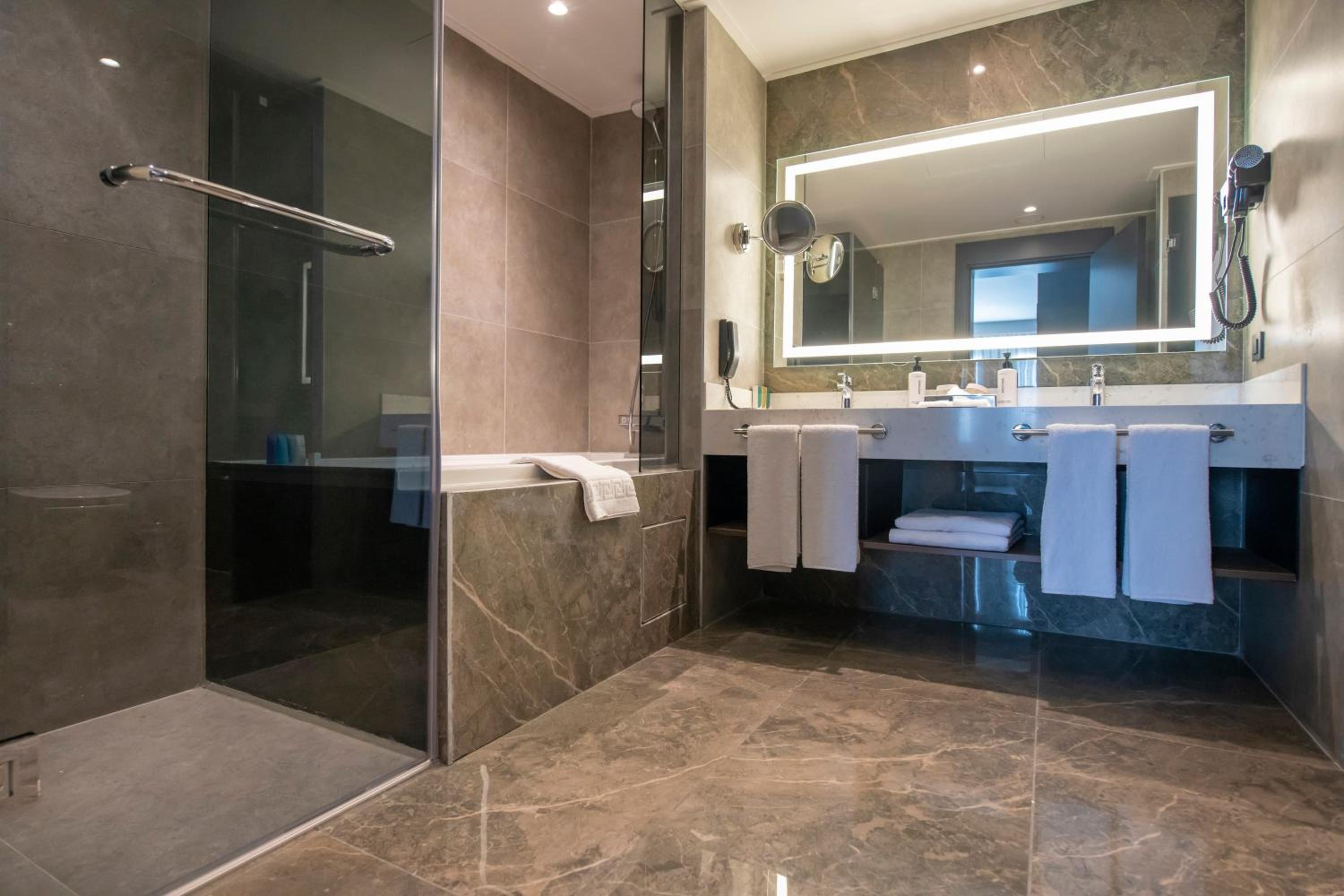 Crowne Plaza Ankara, an IHG Hotel - Image 65