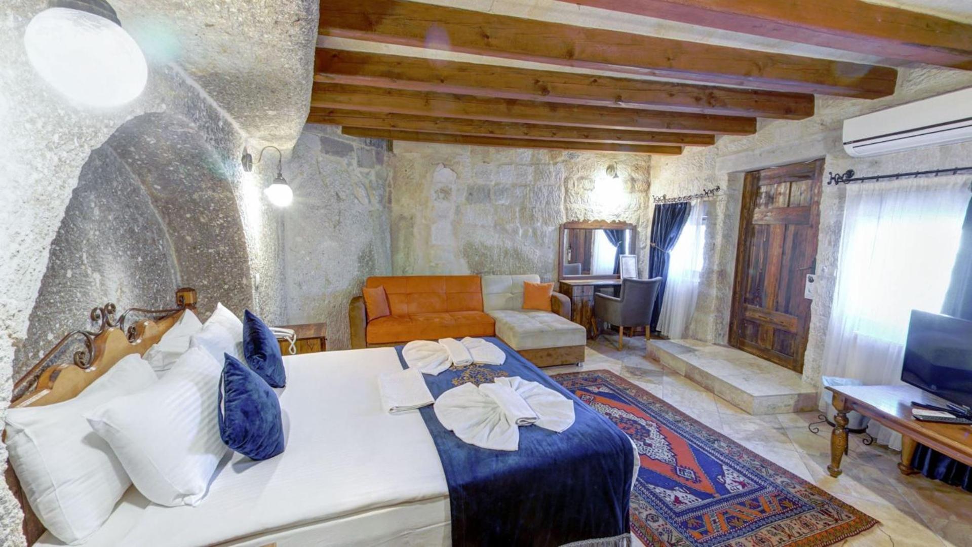 Elegance Cave Suites & Restaurant - Image 92