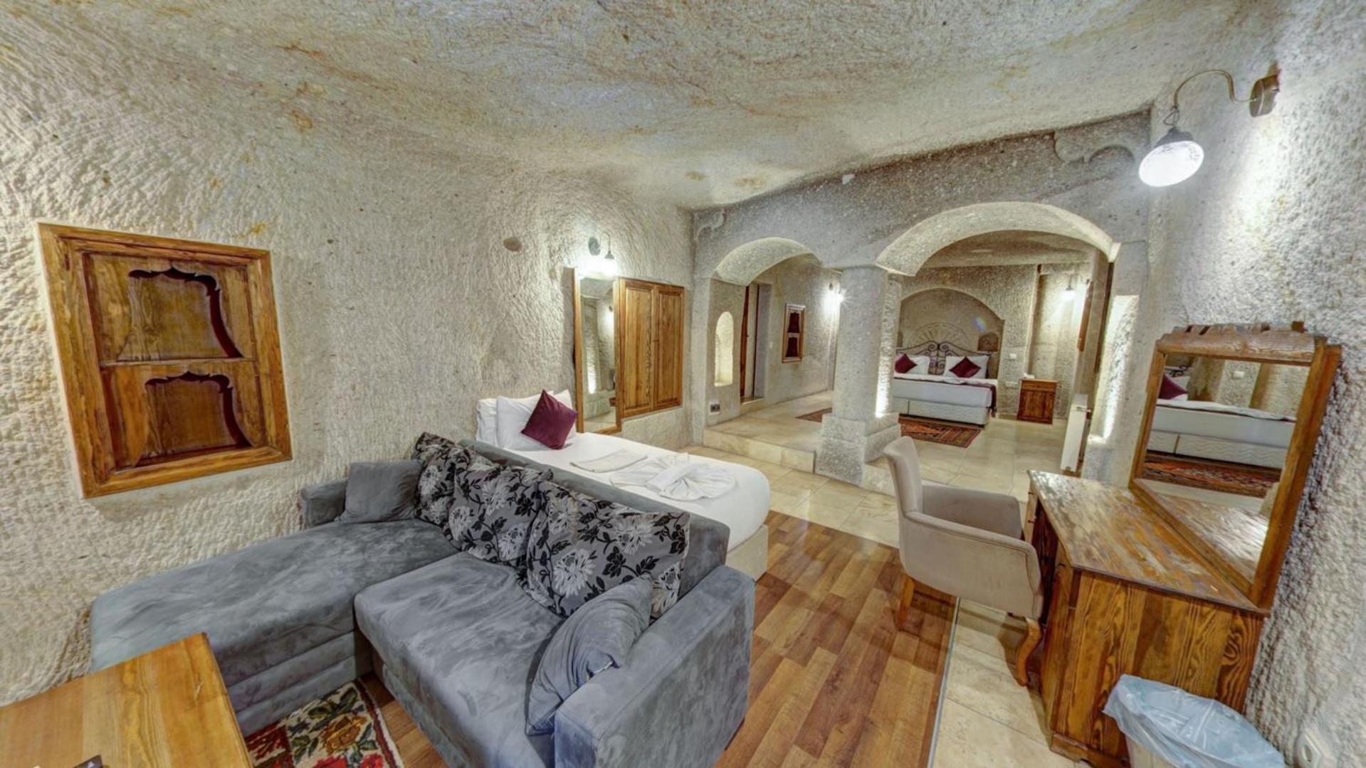 Elegance Cave Suites & Restaurant - Image 33