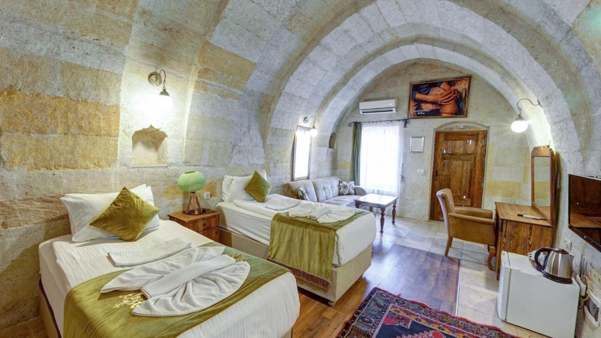 Elegance Cave Suites & Restaurant - Image 27