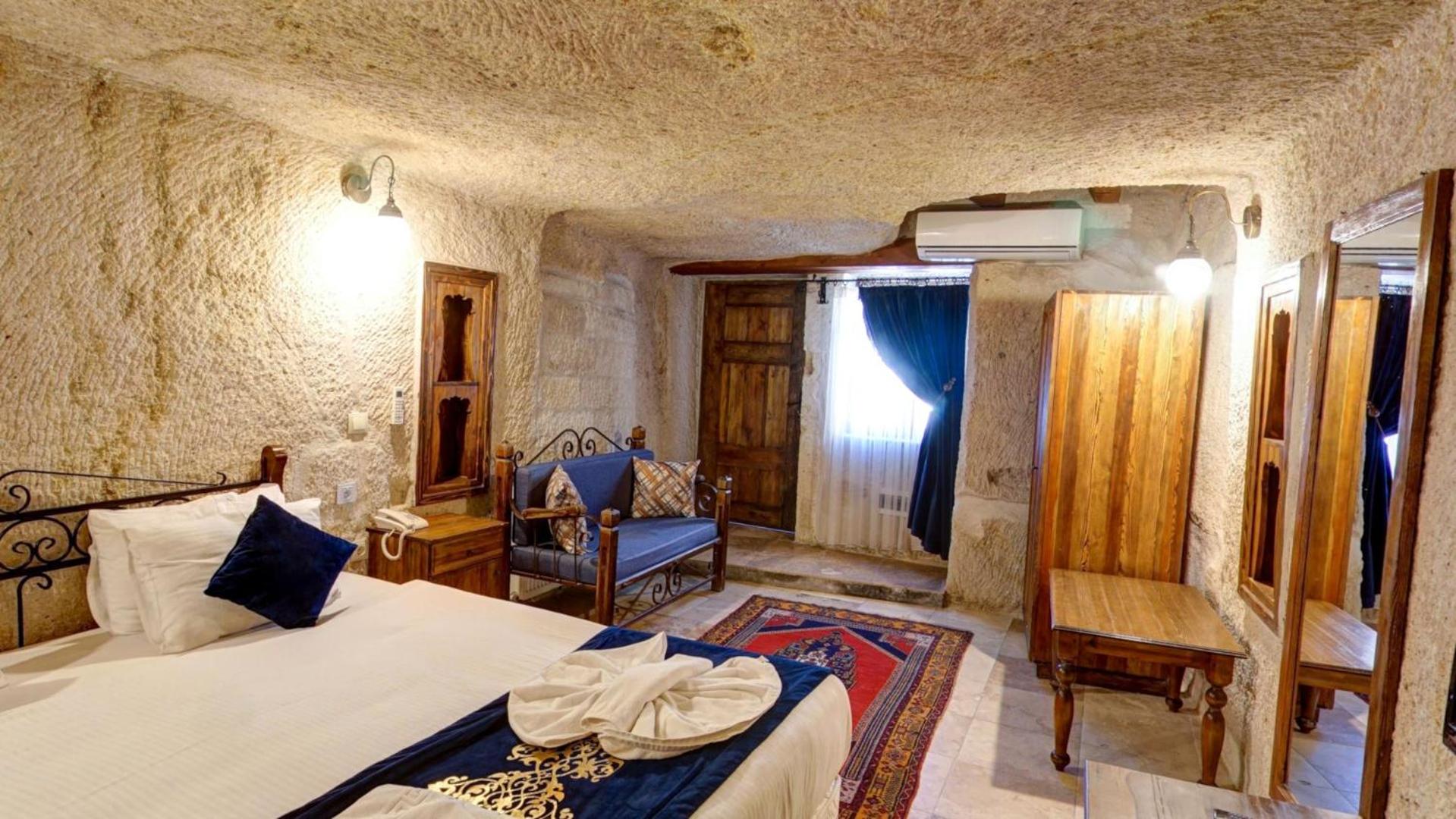 Elegance Cave Suites & Restaurant - Image 38
