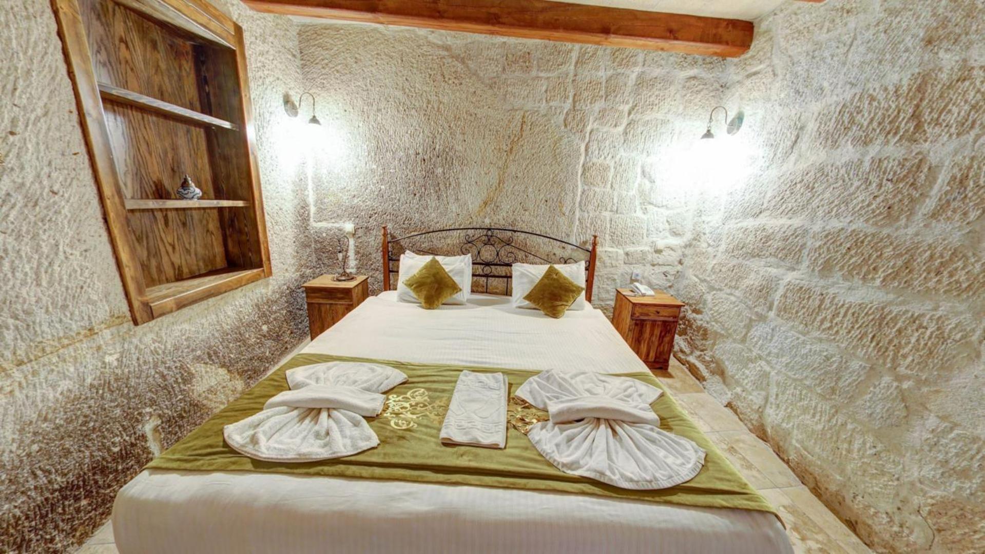Elegance Cave Suites & Restaurant - Image 42