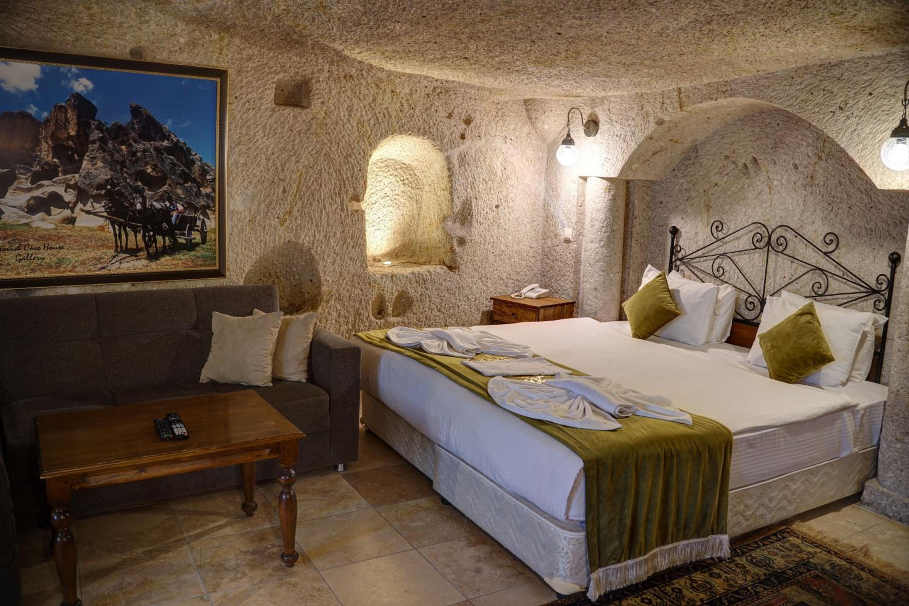 Elegance Cave Suites & Restaurant - Image 95