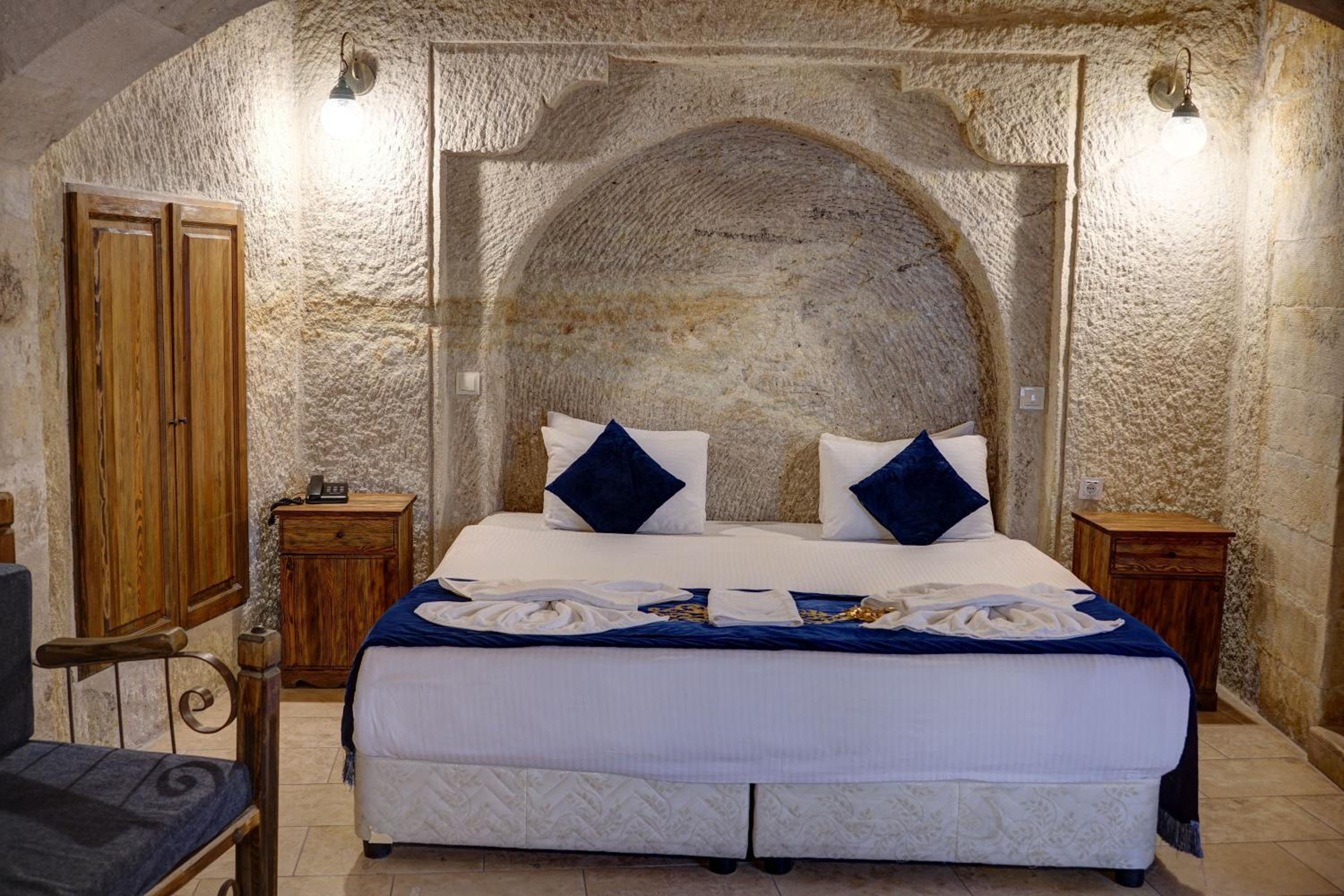 Elegance Cave Suites & Restaurant - Image 96