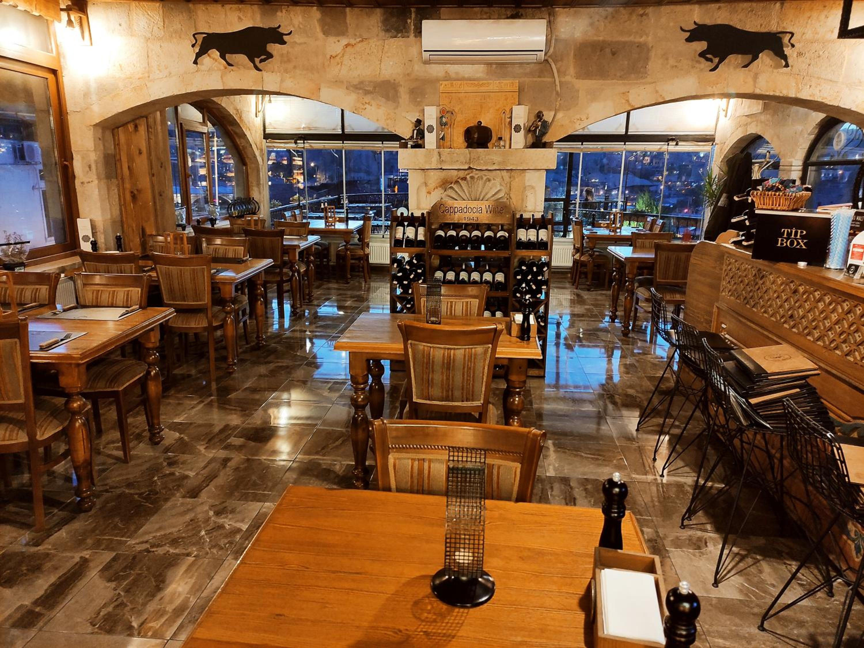 Elegance Cave Suites & Restaurant - Image 49