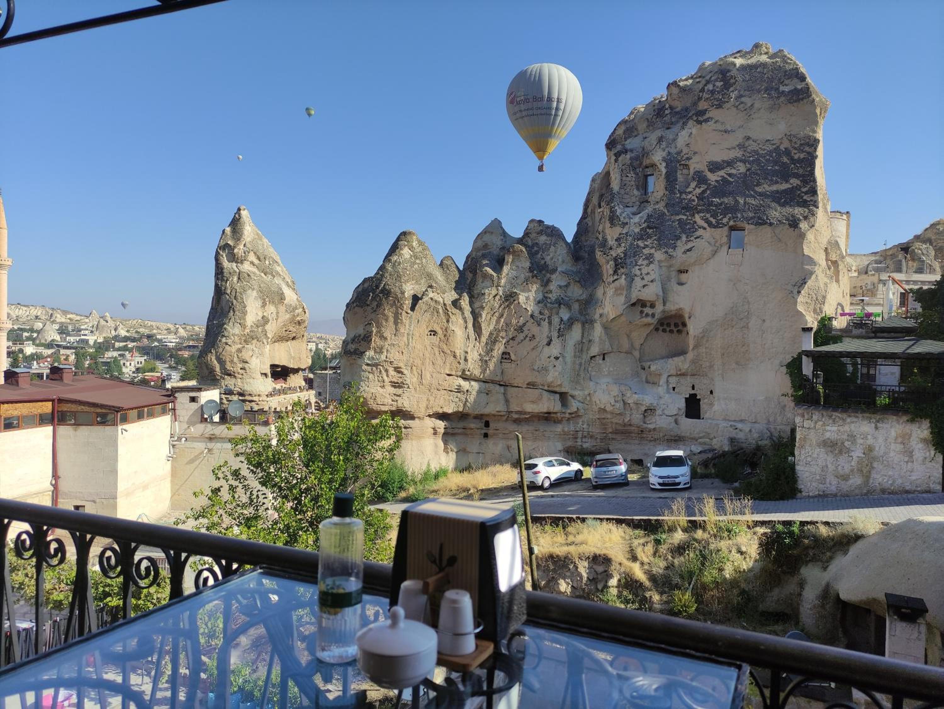 Elegance Cave Suites & Restaurant - Image 20