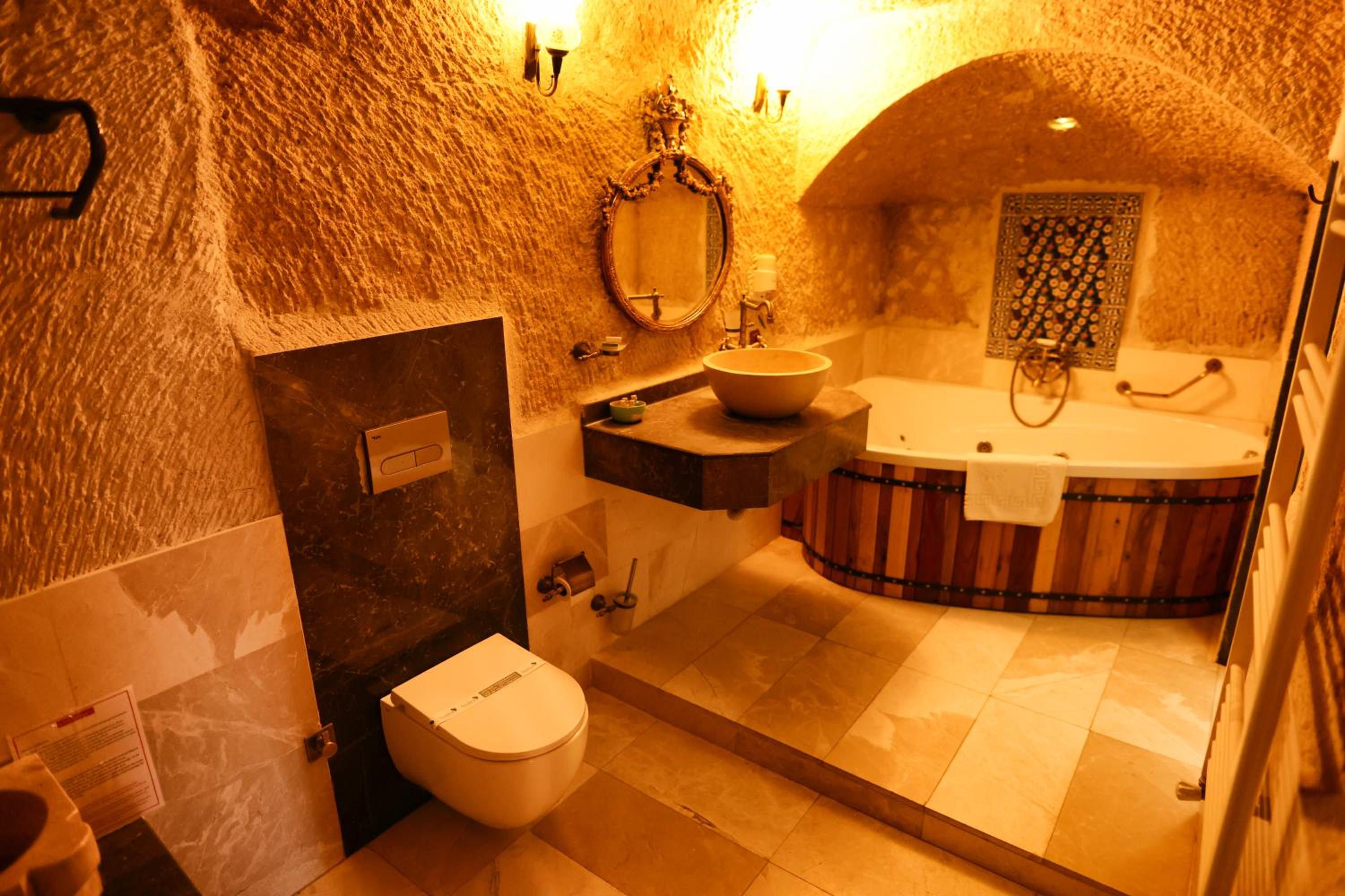 Traveller's Cave Hotel - Image 39