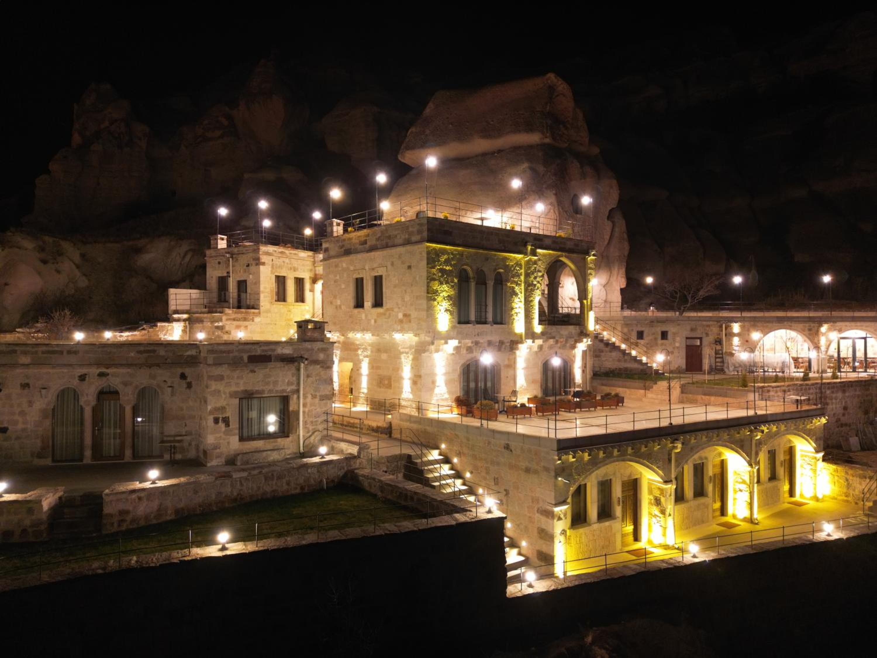 Secret Hill Cave Suites - Image 113