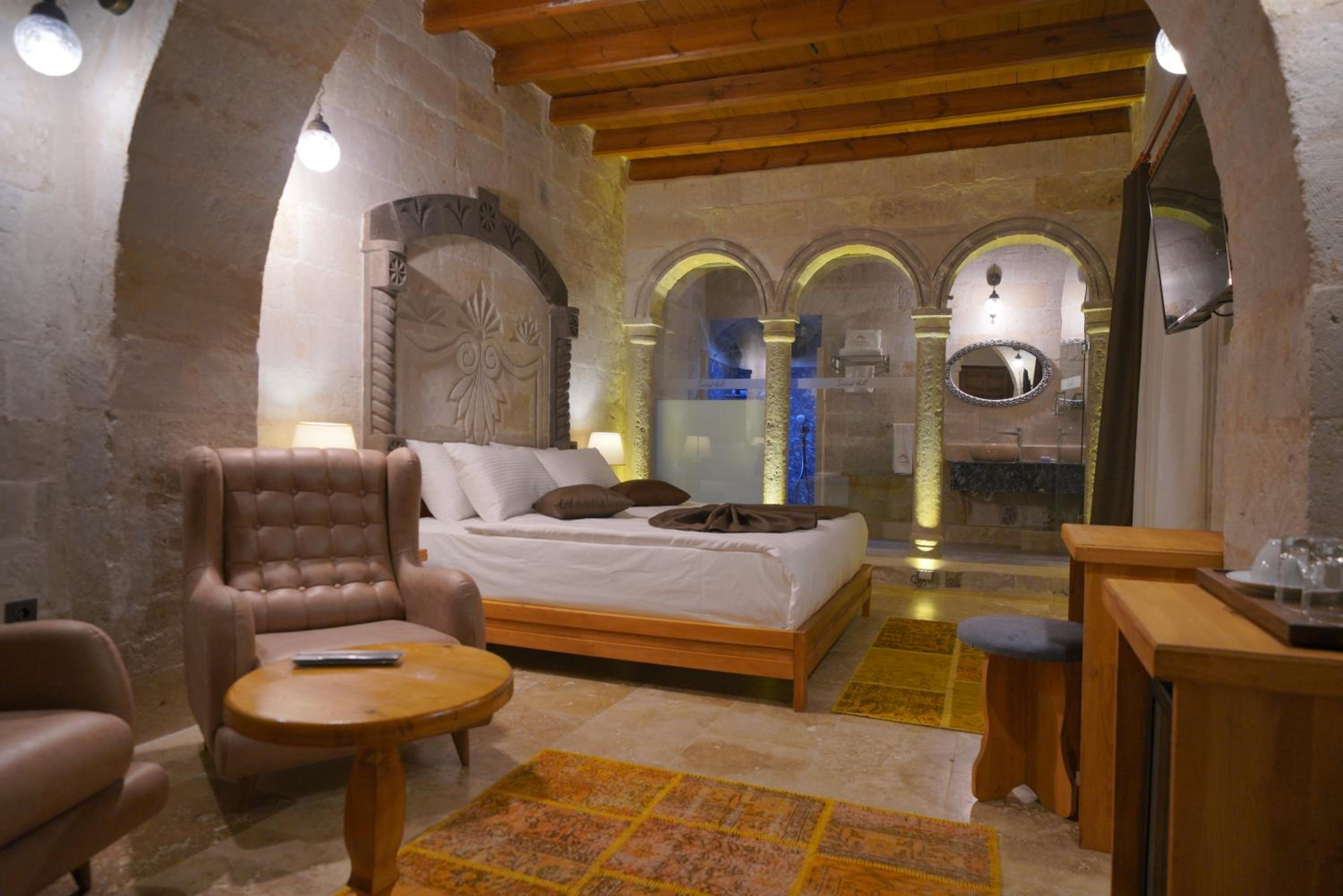Secret Hill Cave Suites - Image 125