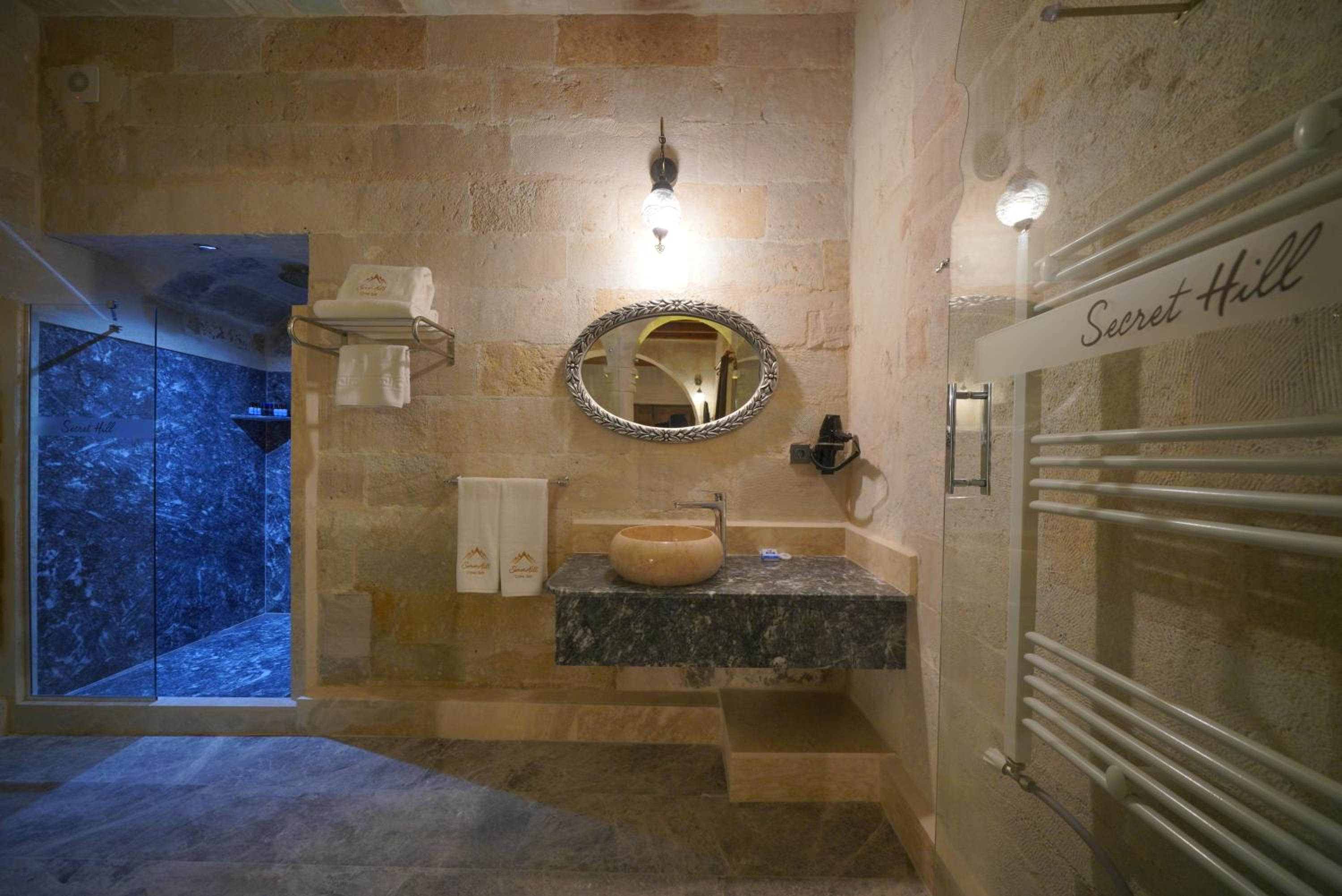 Secret Hill Cave Suites - Image 7