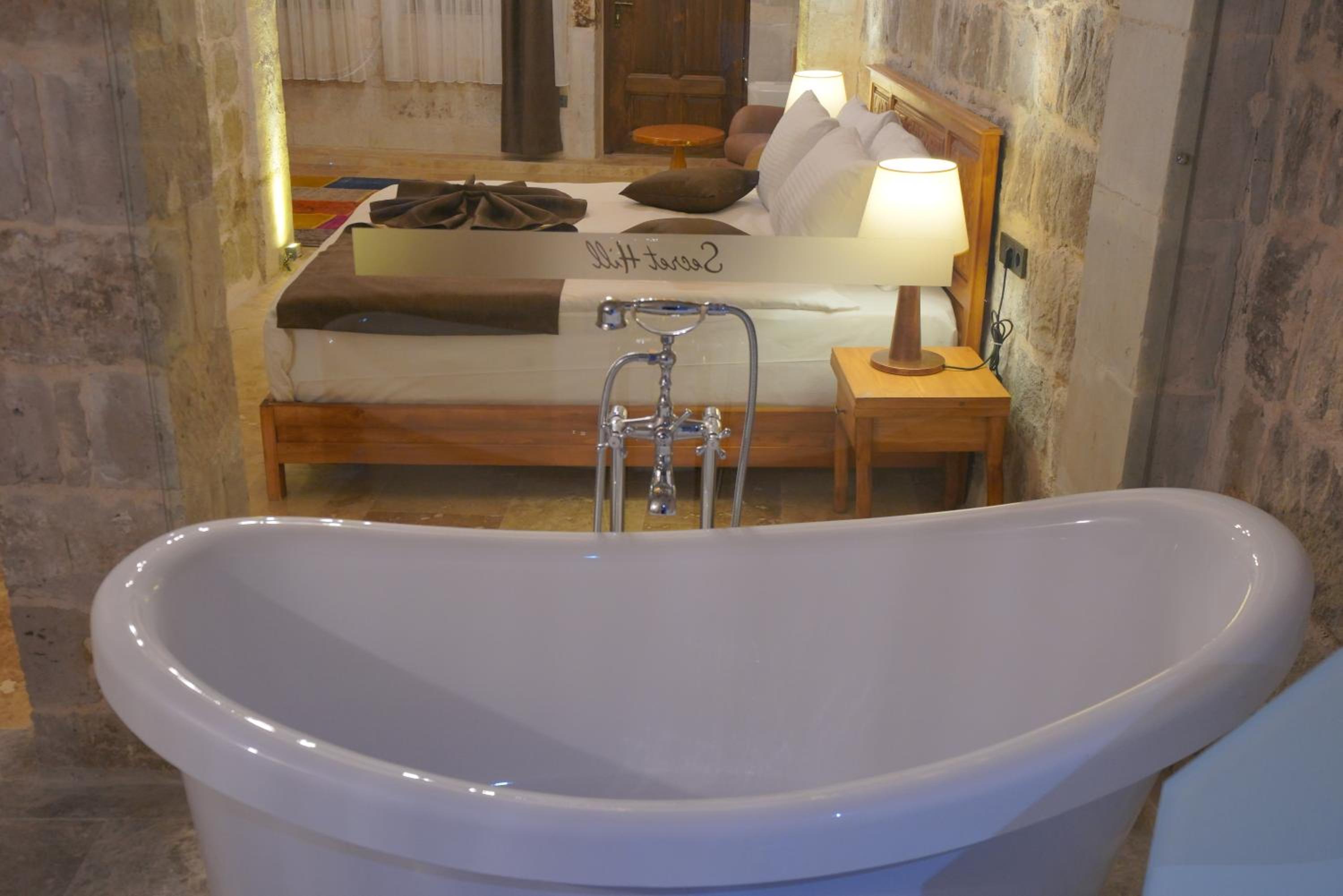 Secret Hill Cave Suites - Image 134
