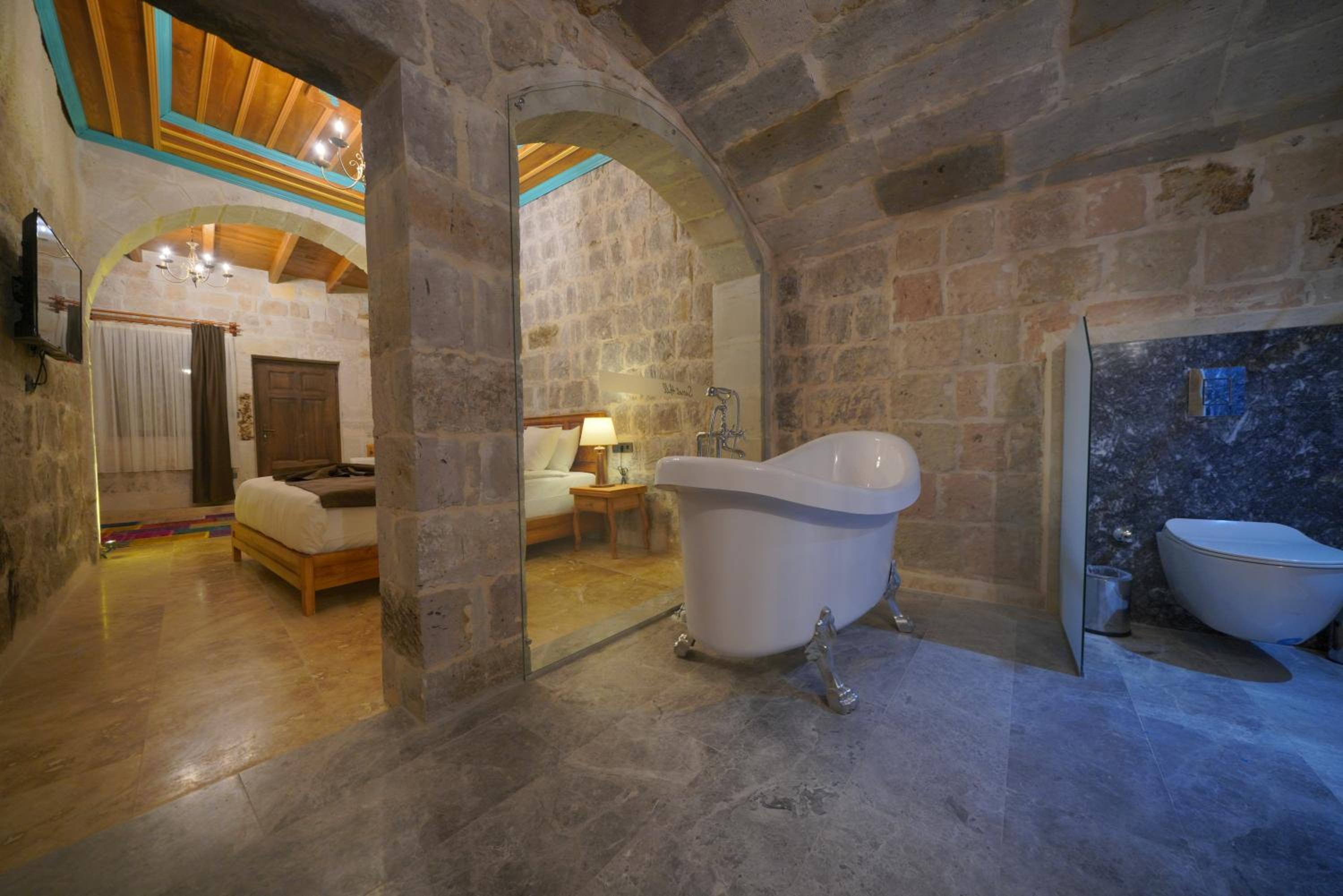 Secret Hill Cave Suites - Image 133