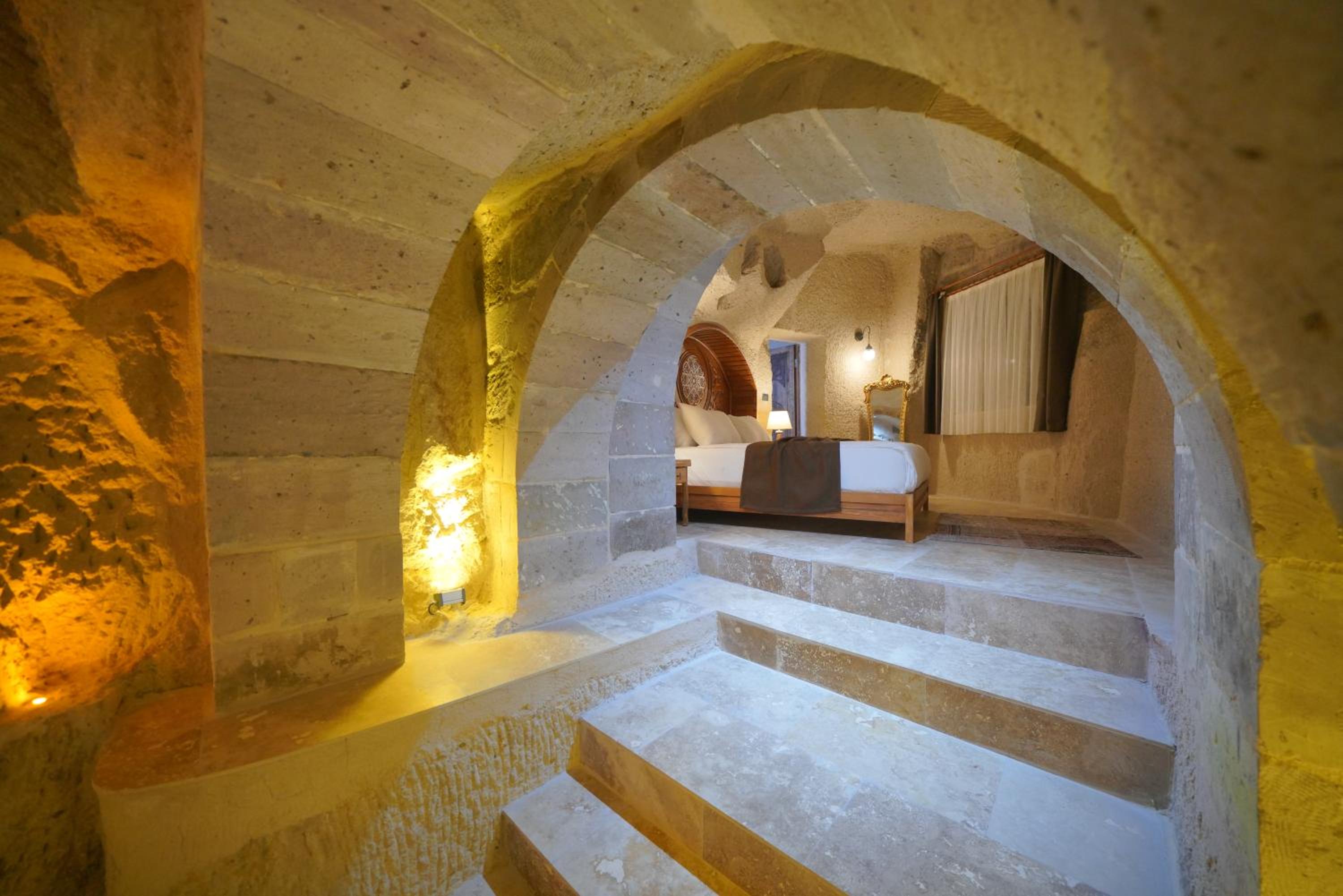Secret Hill Cave Suites - Image 10