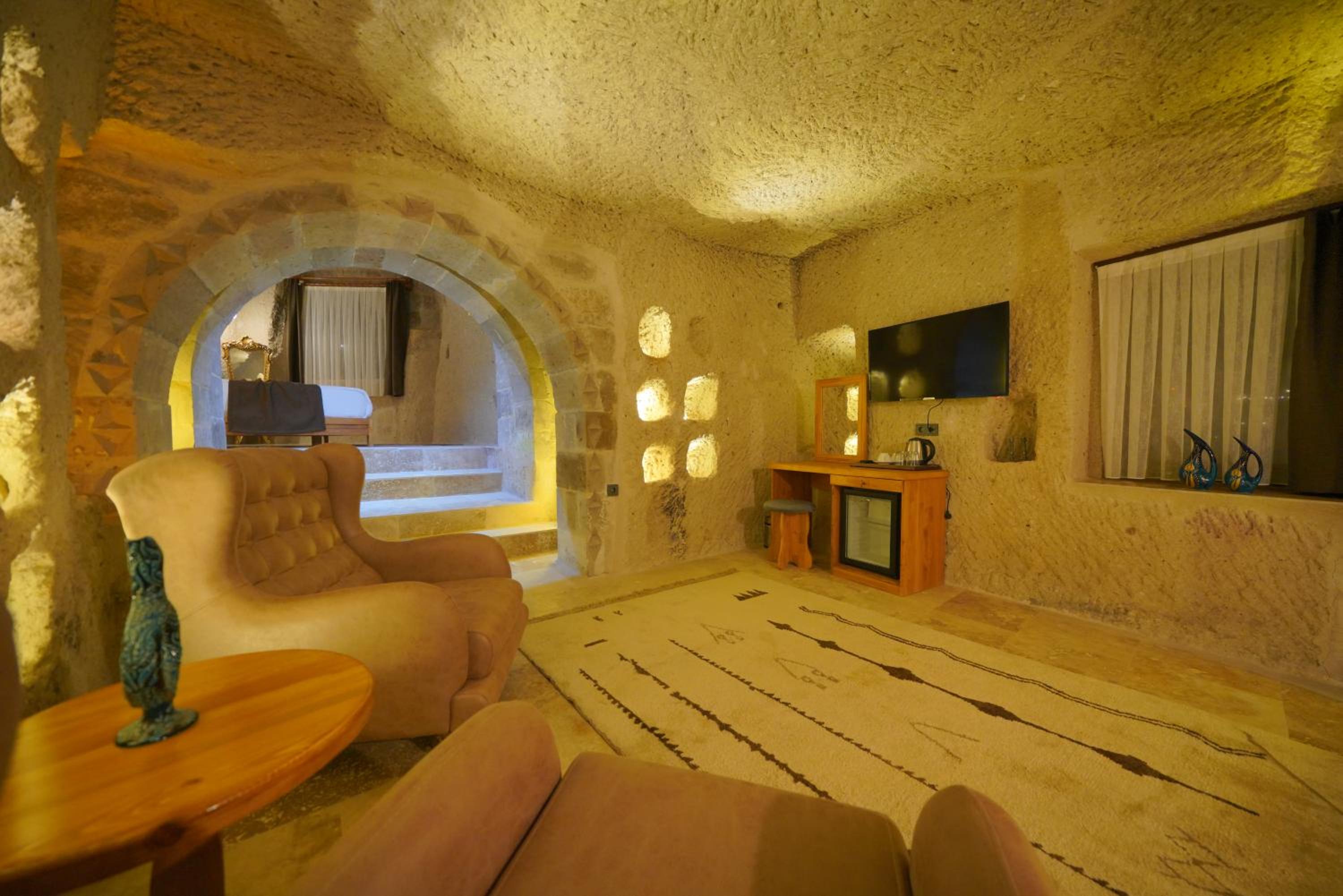Secret Hill Cave Suites - Image 150
