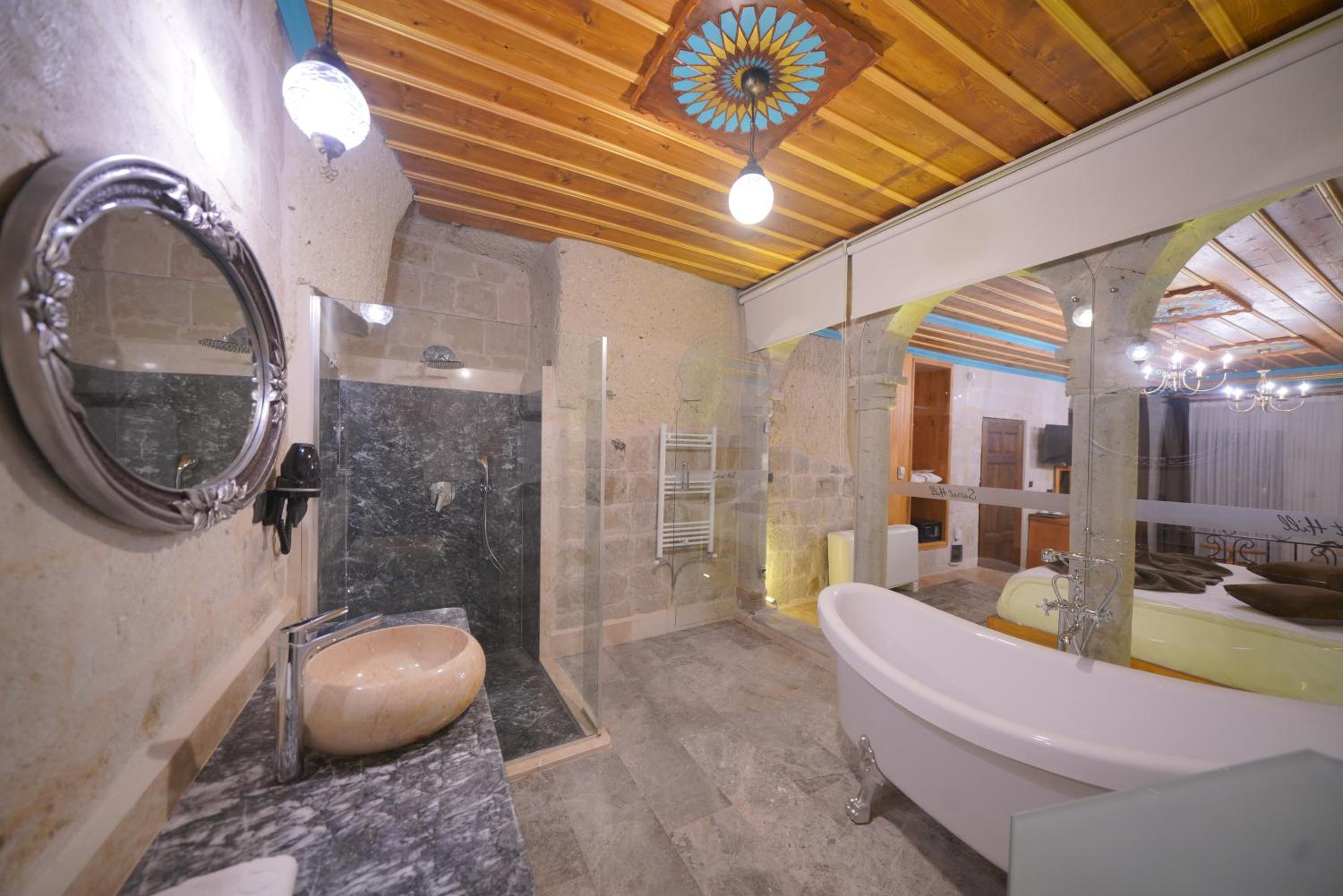 Secret Hill Cave Suites - Image 24