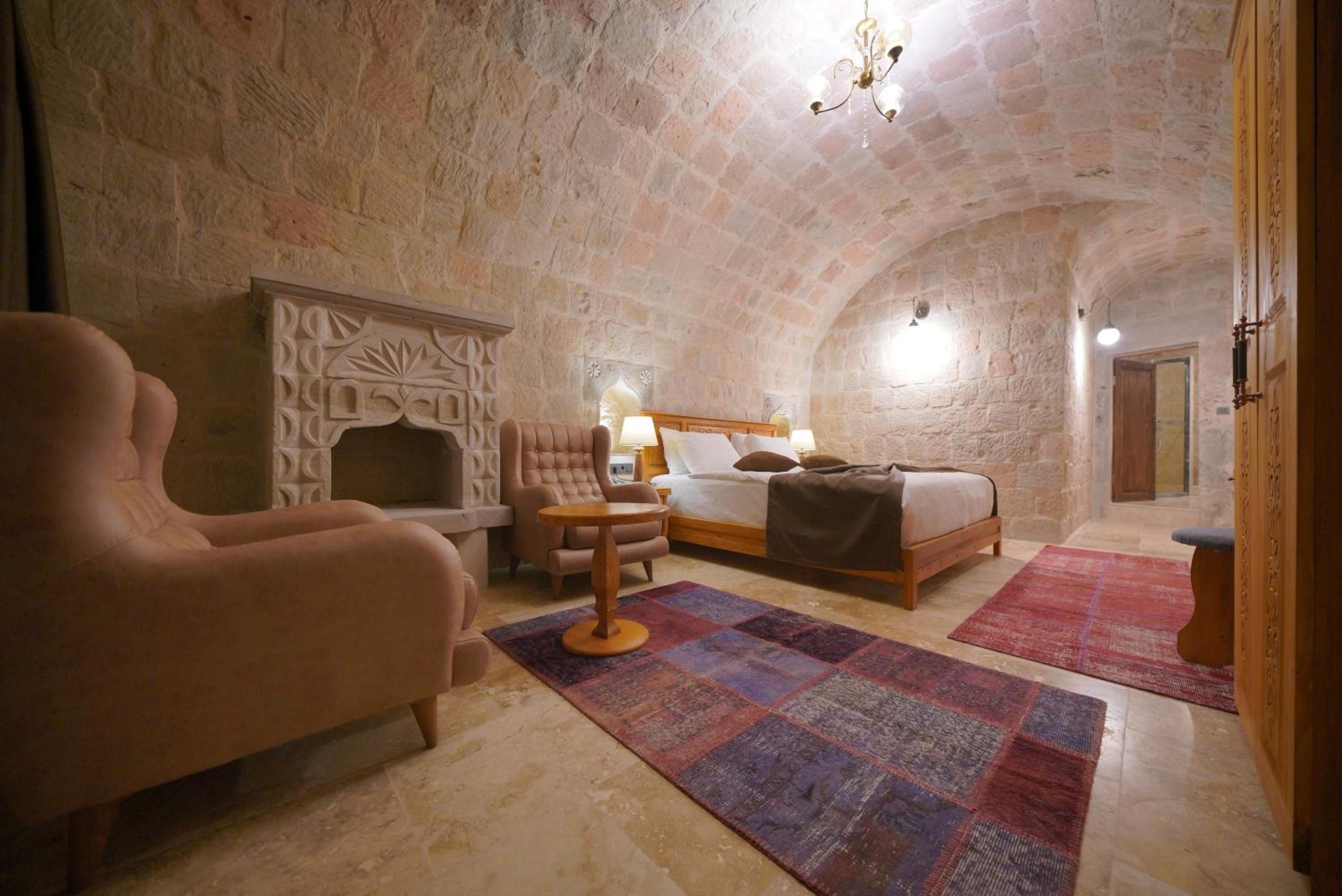 Secret Hill Cave Suites - Image 58
