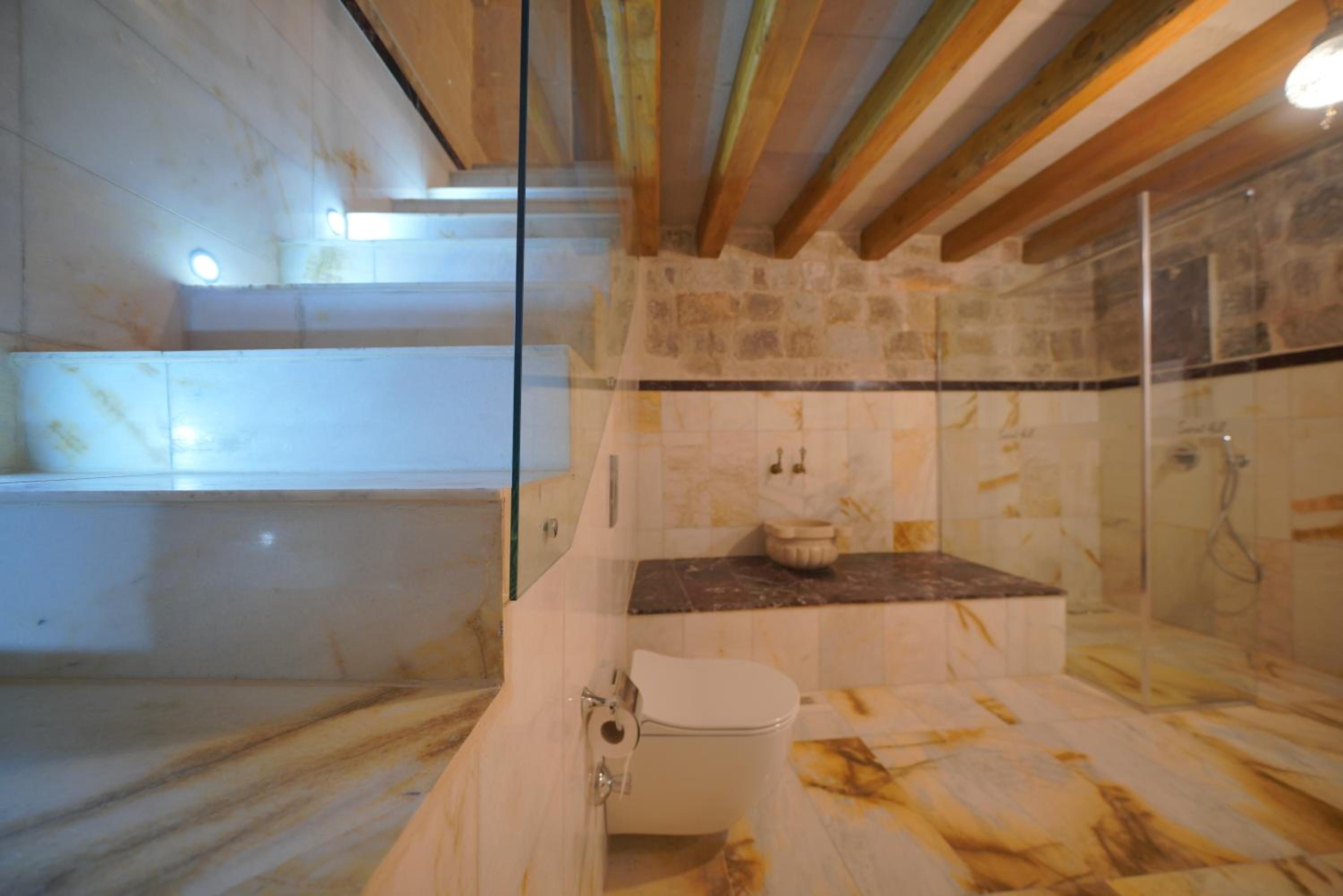 Secret Hill Cave Suites - Image 70