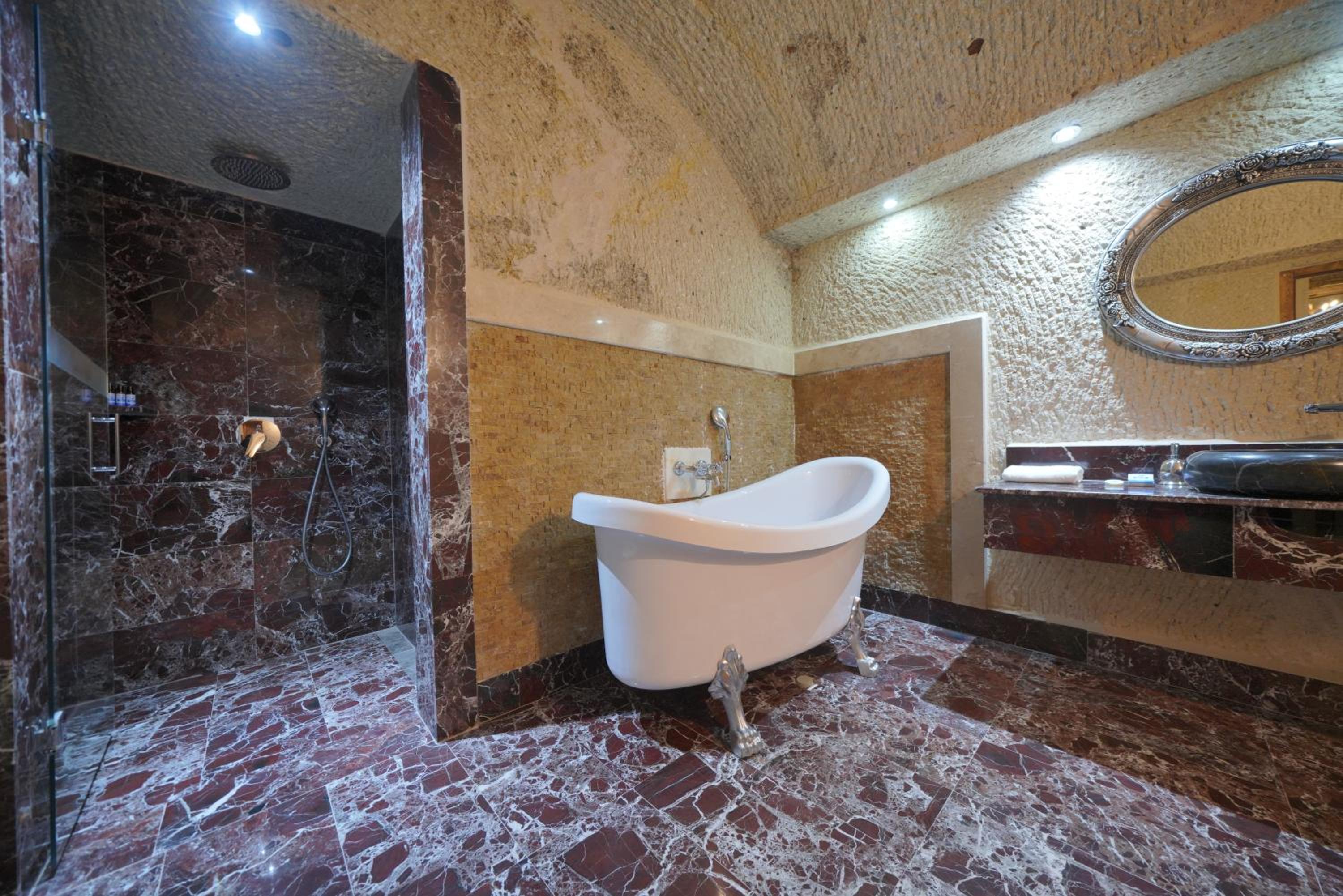 Secret Hill Cave Suites - Image 161
