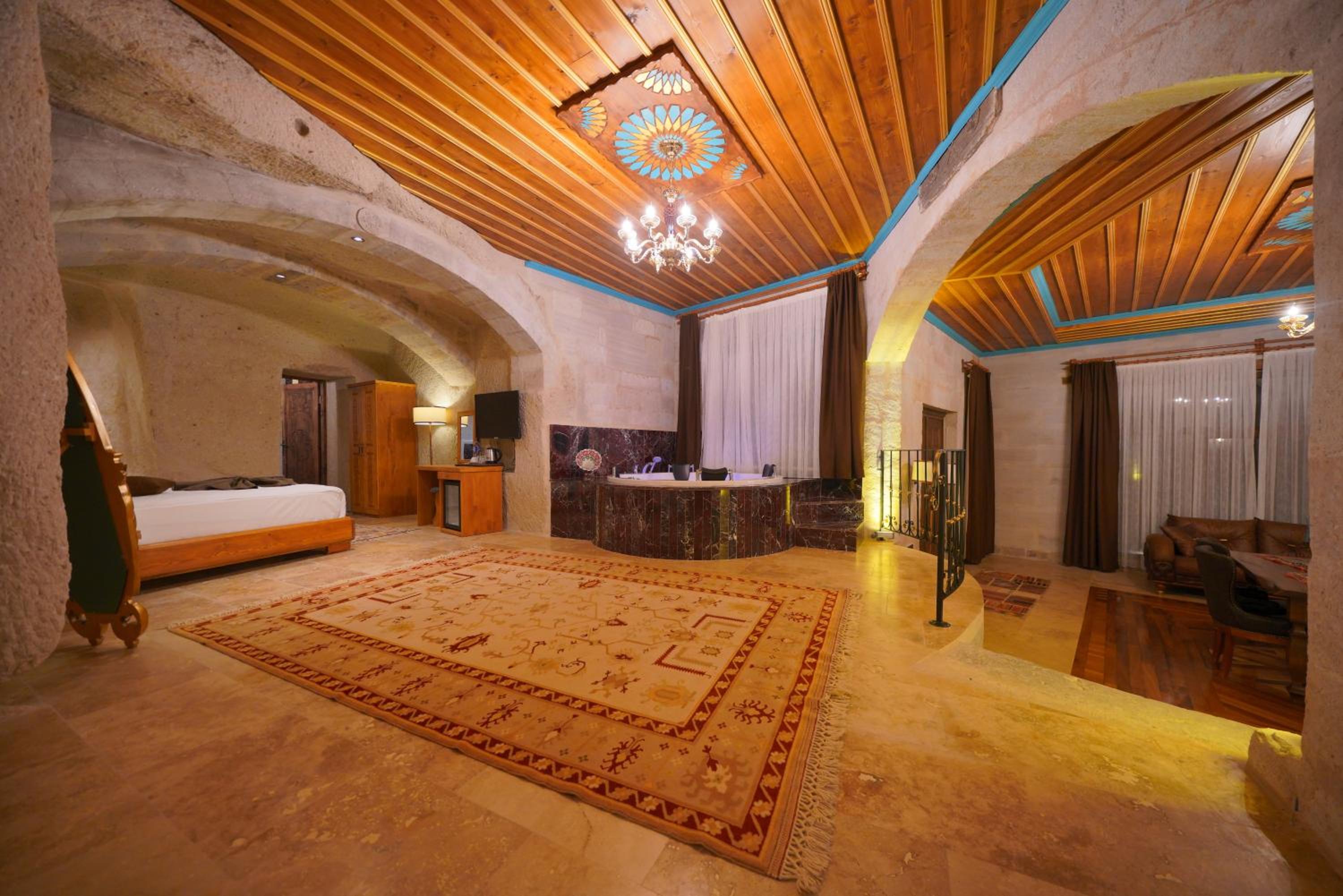 Secret Hill Cave Suites - Image 123