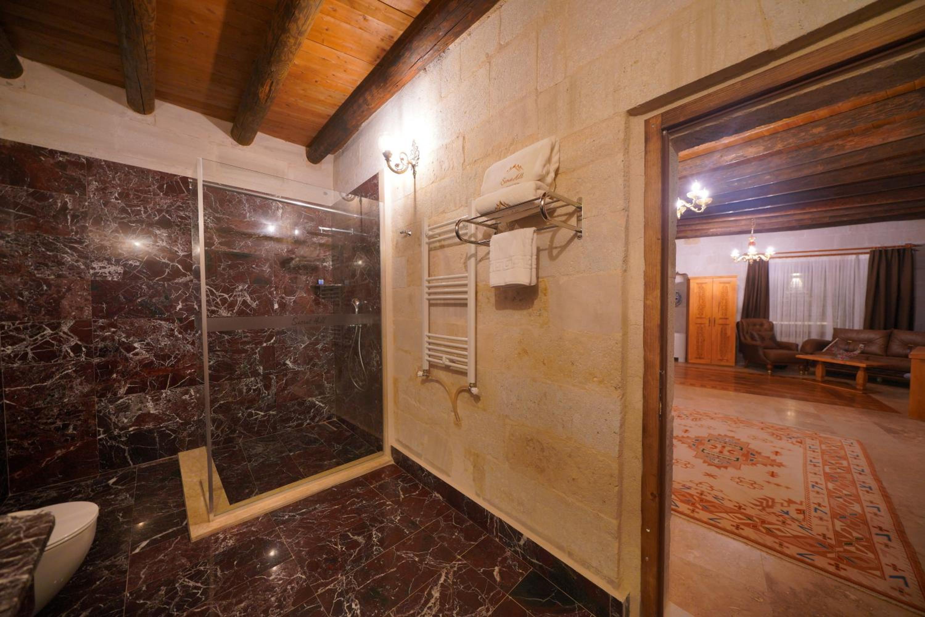 Secret Hill Cave Suites - Image 45