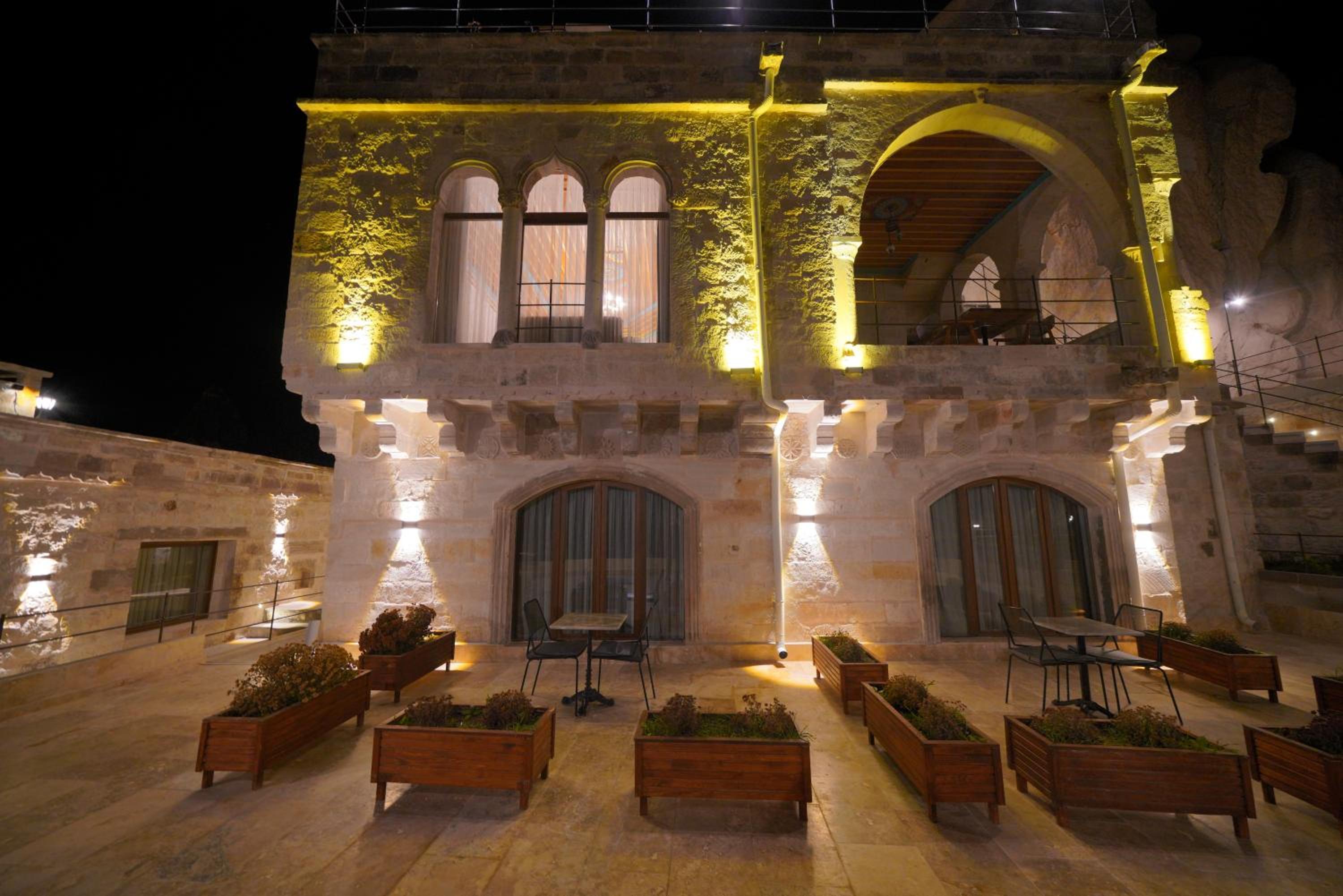 Secret Hill Cave Suites - Image 76