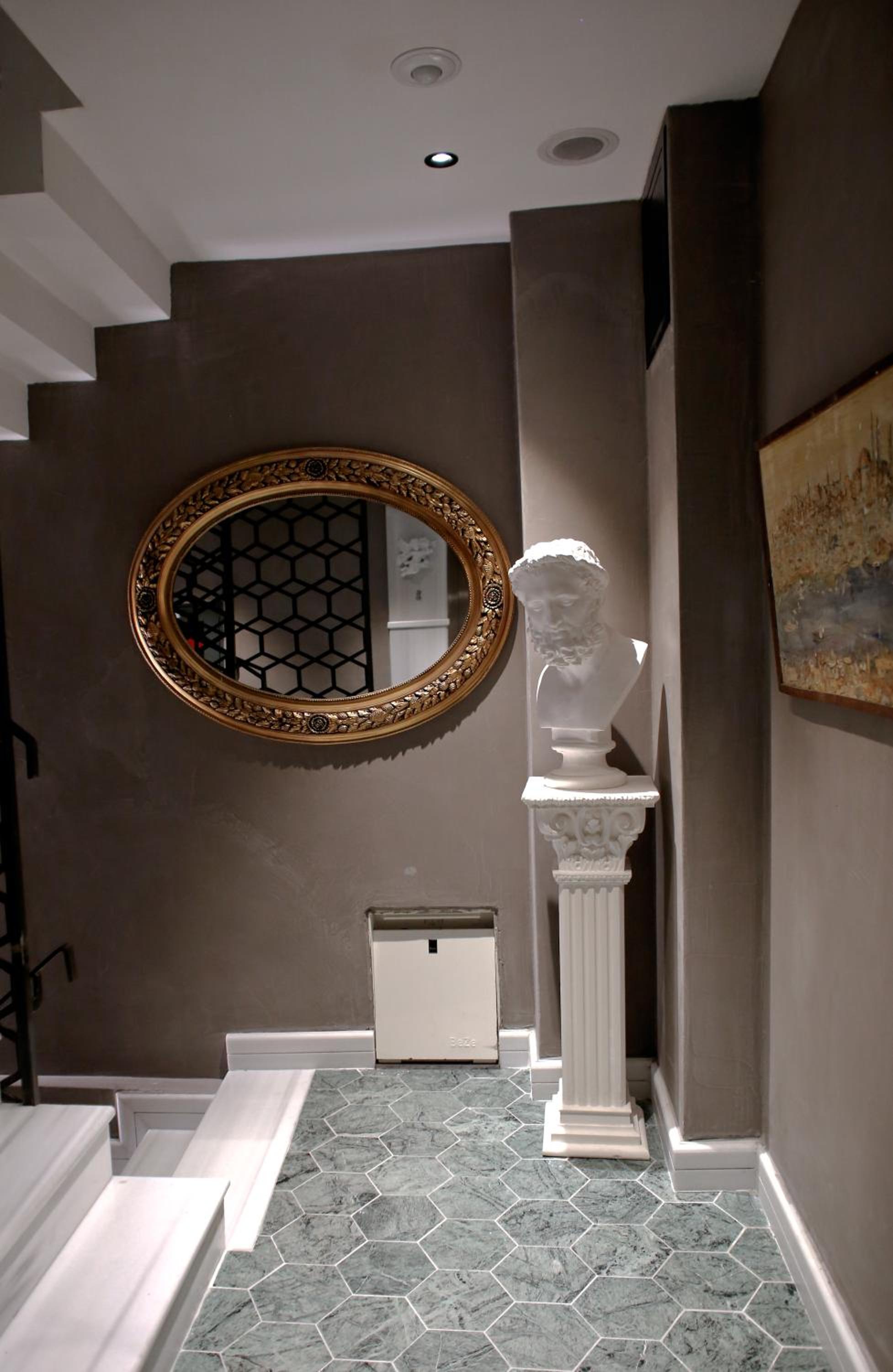 Aleksandr Pera Otel - Image 10