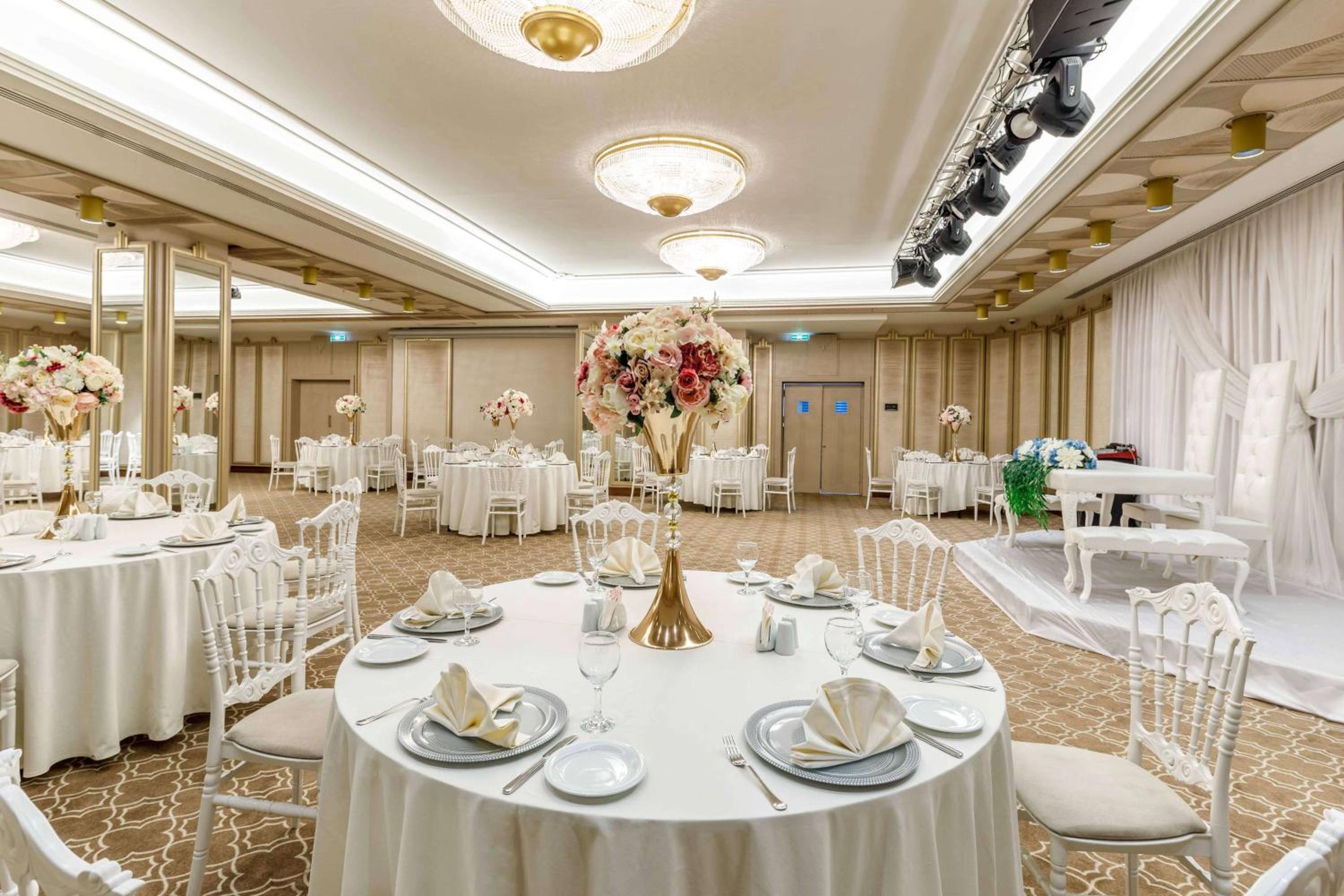 Ramada by Wyndham İstanbul Golden Horn - Image 79