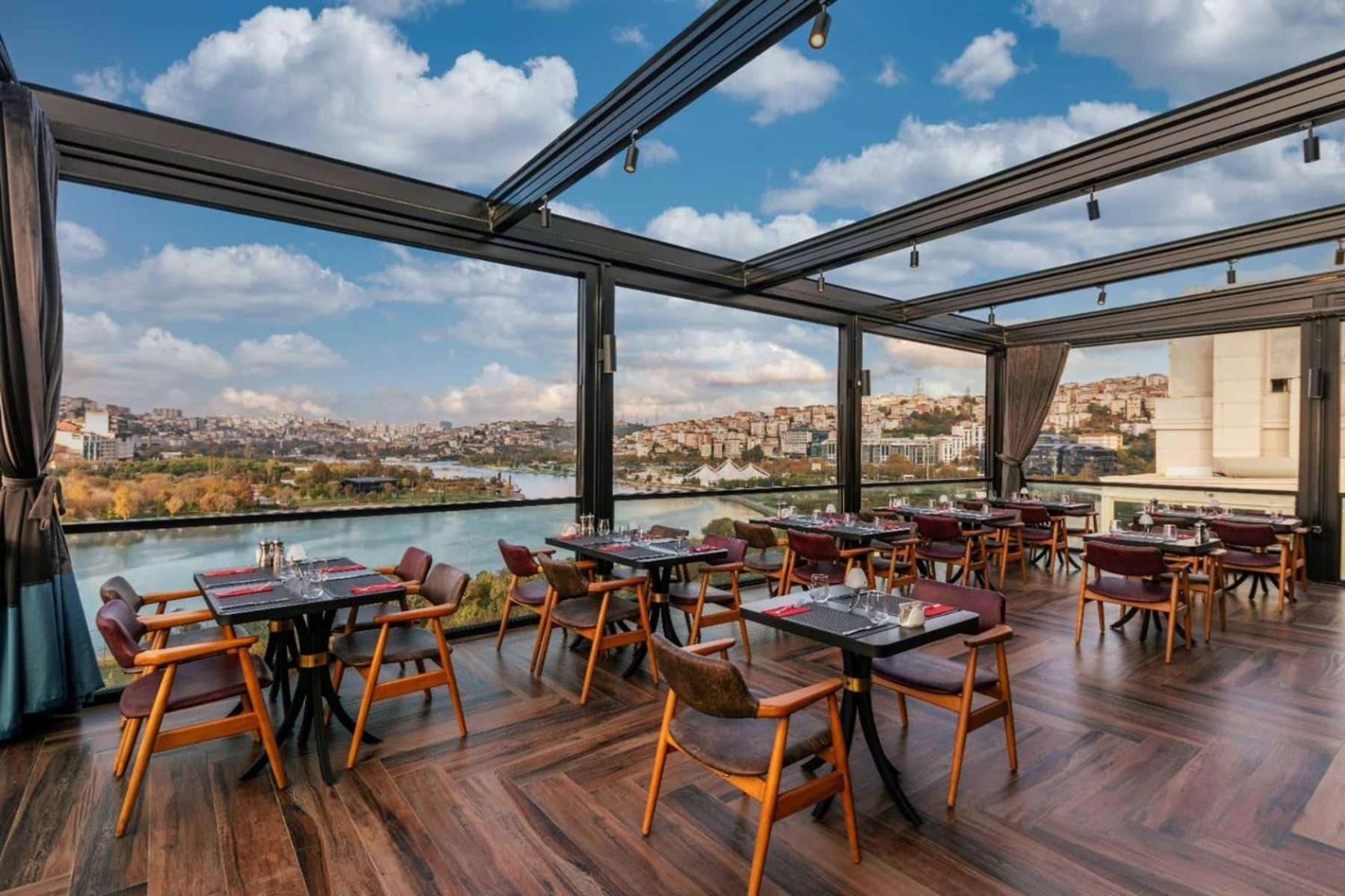 Ramada by Wyndham İstanbul Golden Horn - Image 68