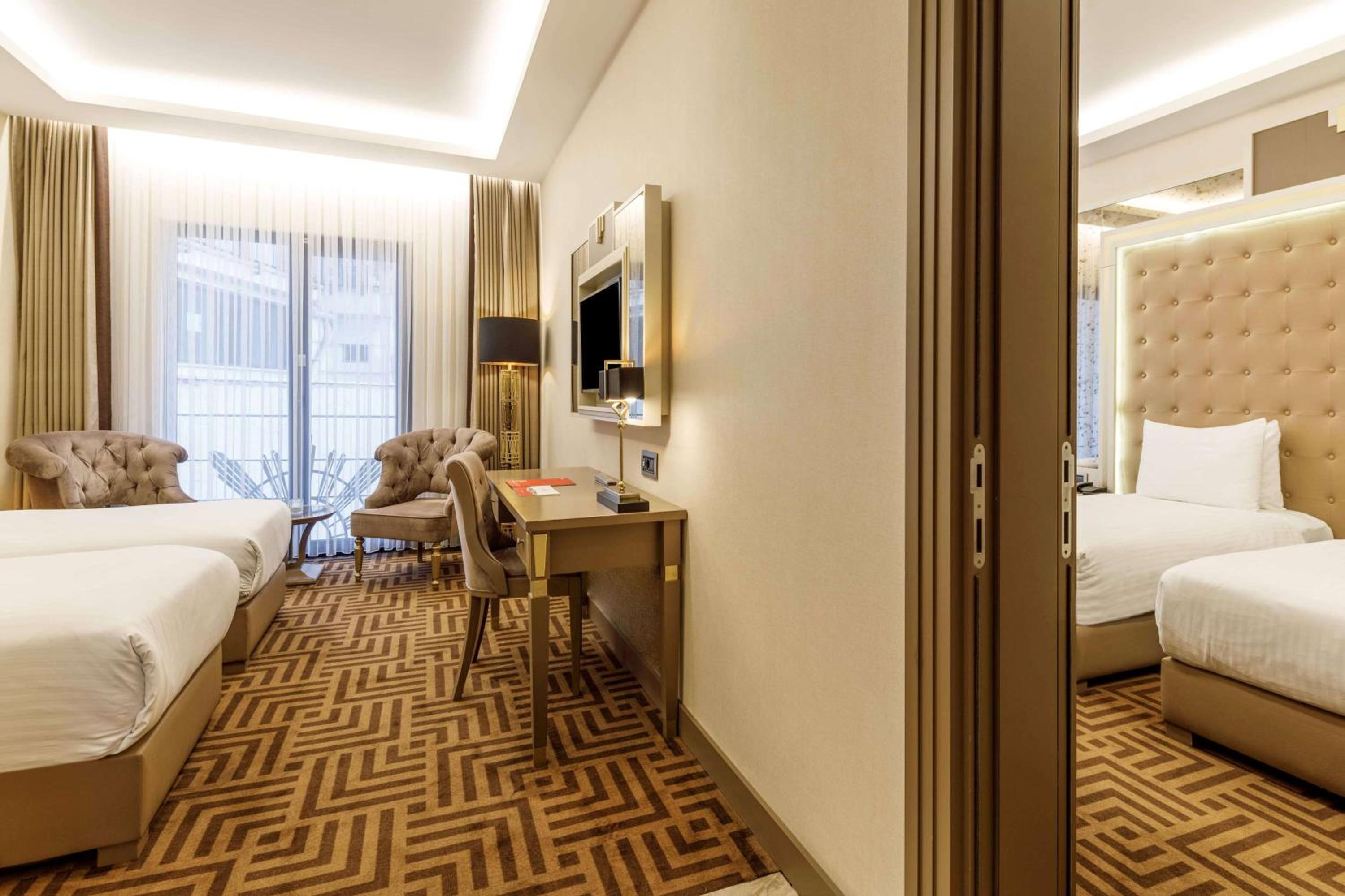 Ramada by Wyndham İstanbul Golden Horn - Image 73