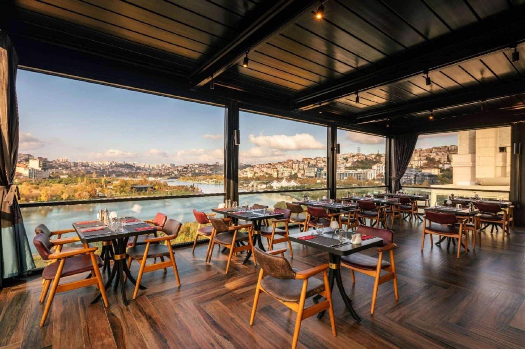 Ramada by Wyndham İstanbul Golden Horn - Image 10