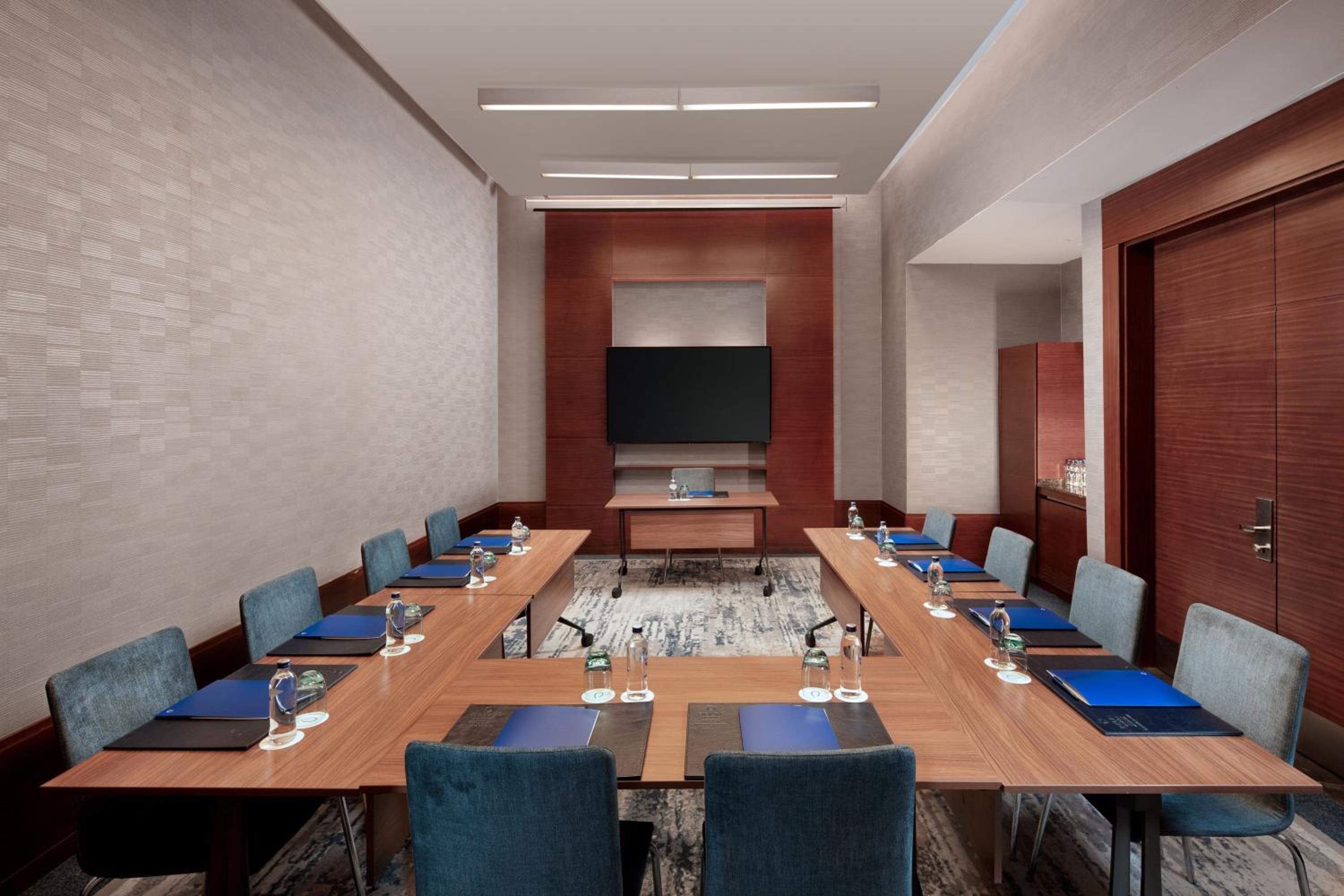 Delta Hotels by Marriott İstanbul Levent - Image 41