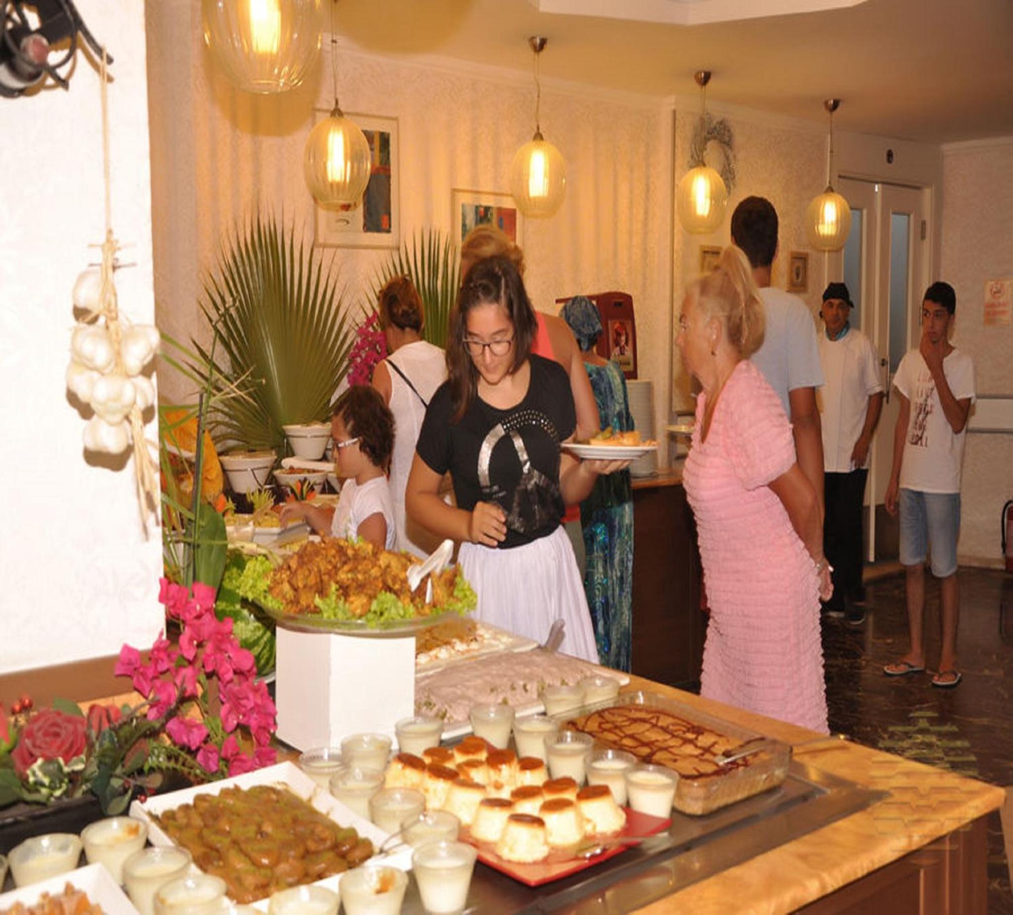 Azak Hotel - Image 15