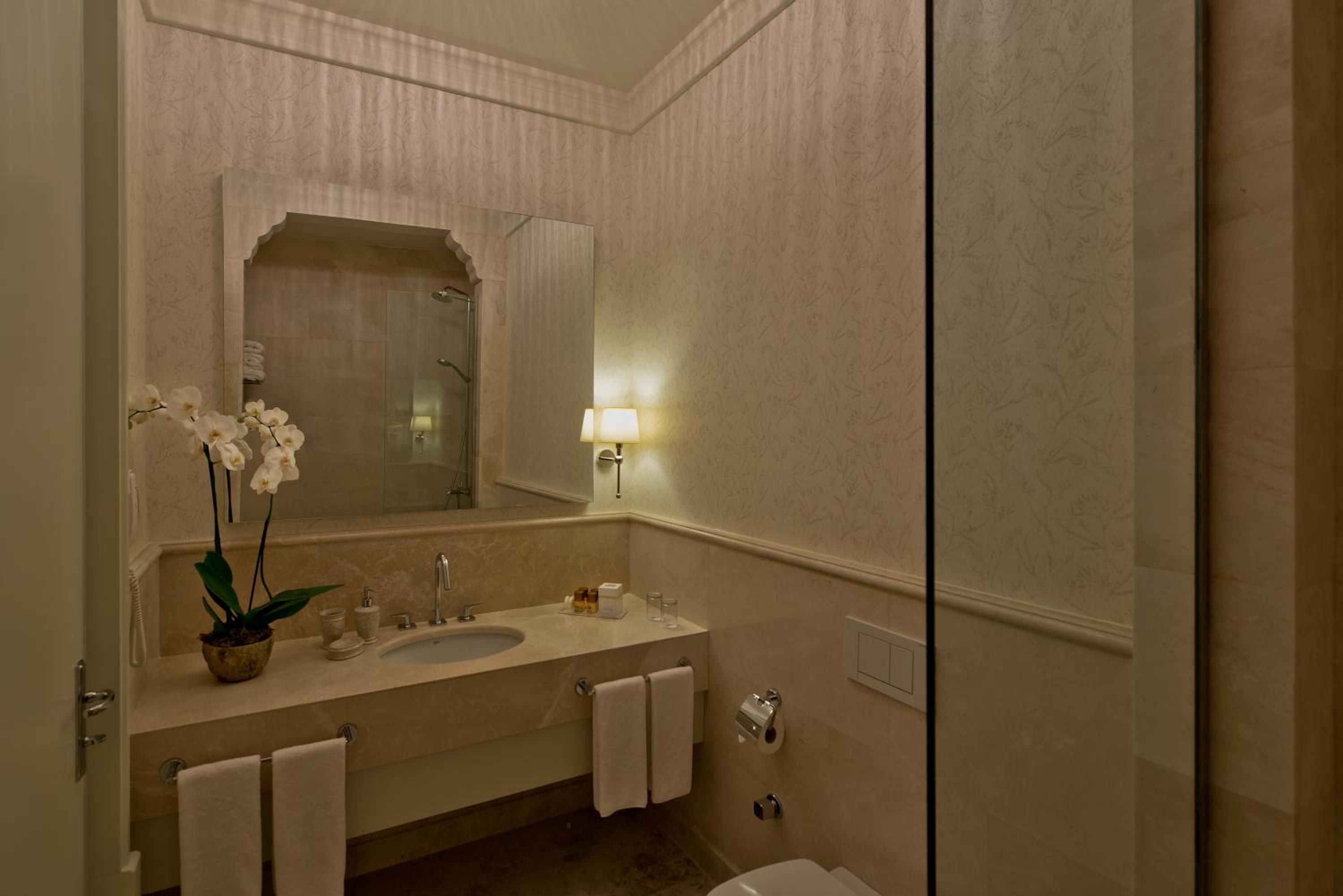 Vialand Palace Otel - Image 11