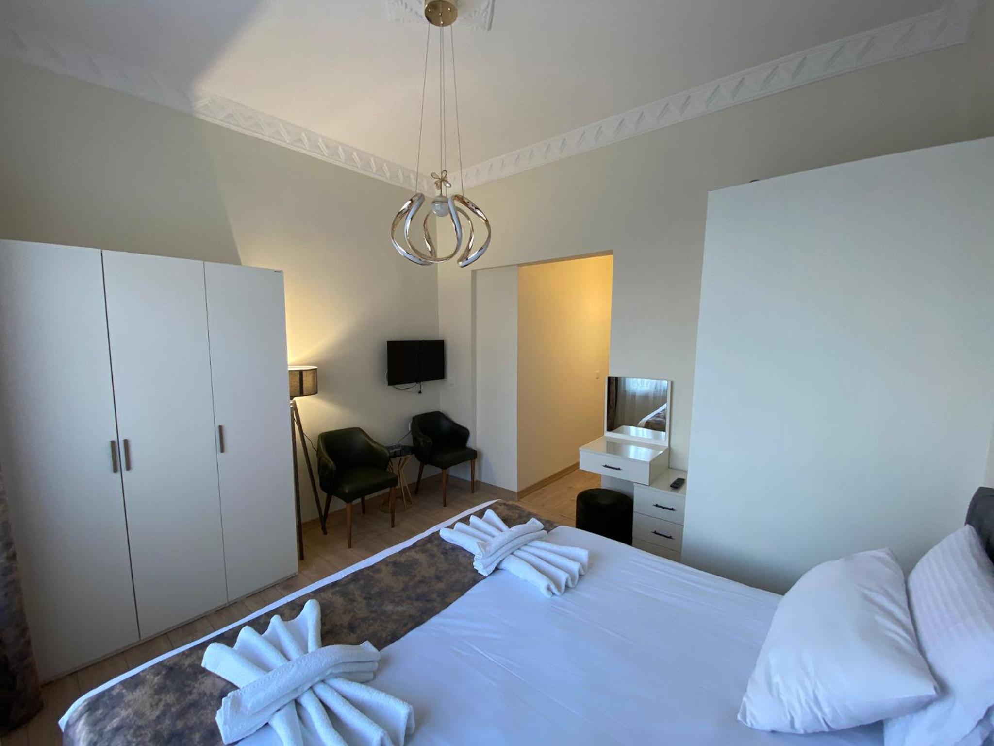 Bonita Apart - Image 83