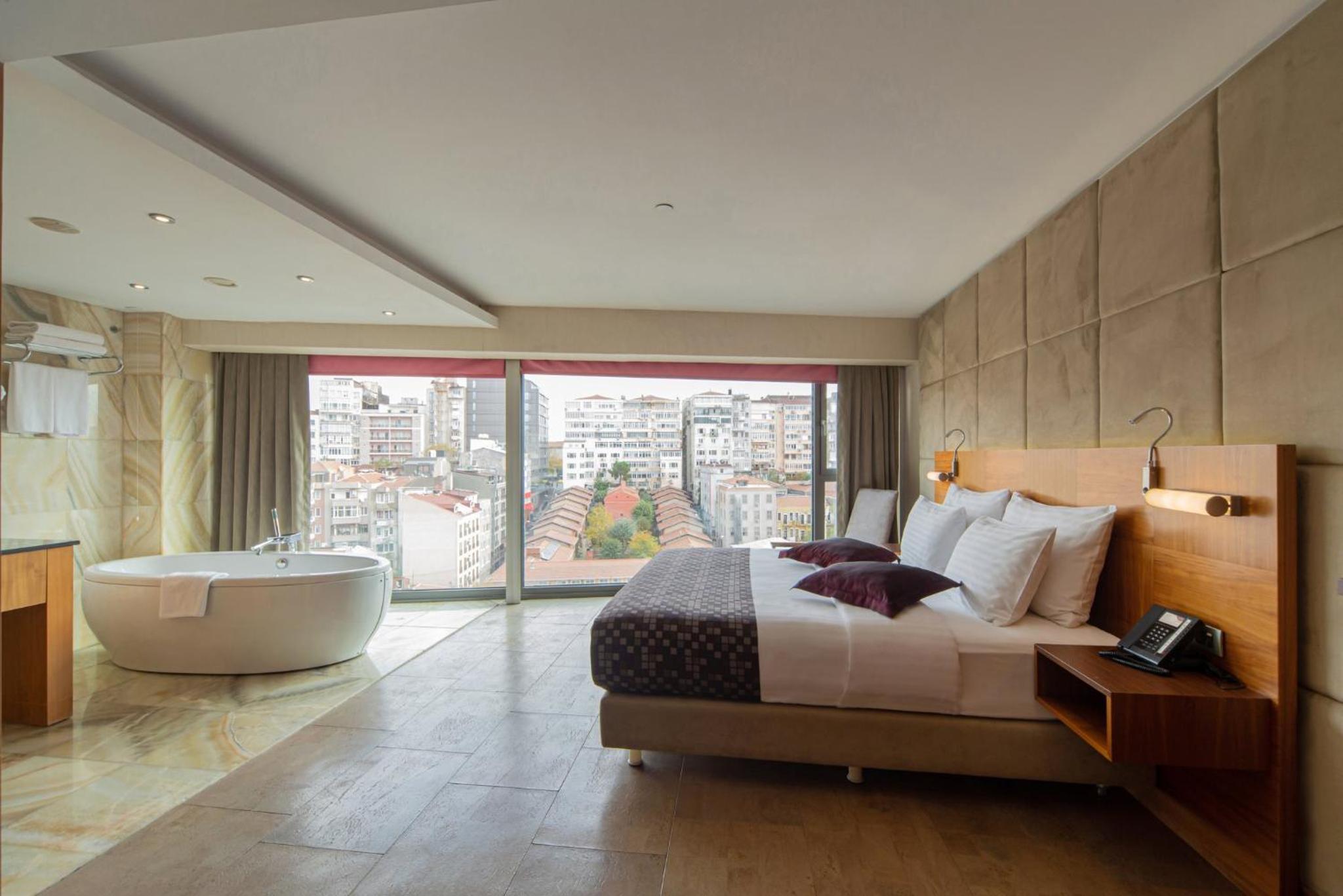 Crowne Plaza Istanbul Harbiye, an IHG Hotel - Image 98