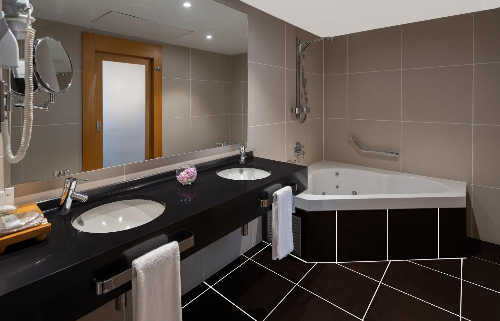 Point Hotel Taksim - Image 39