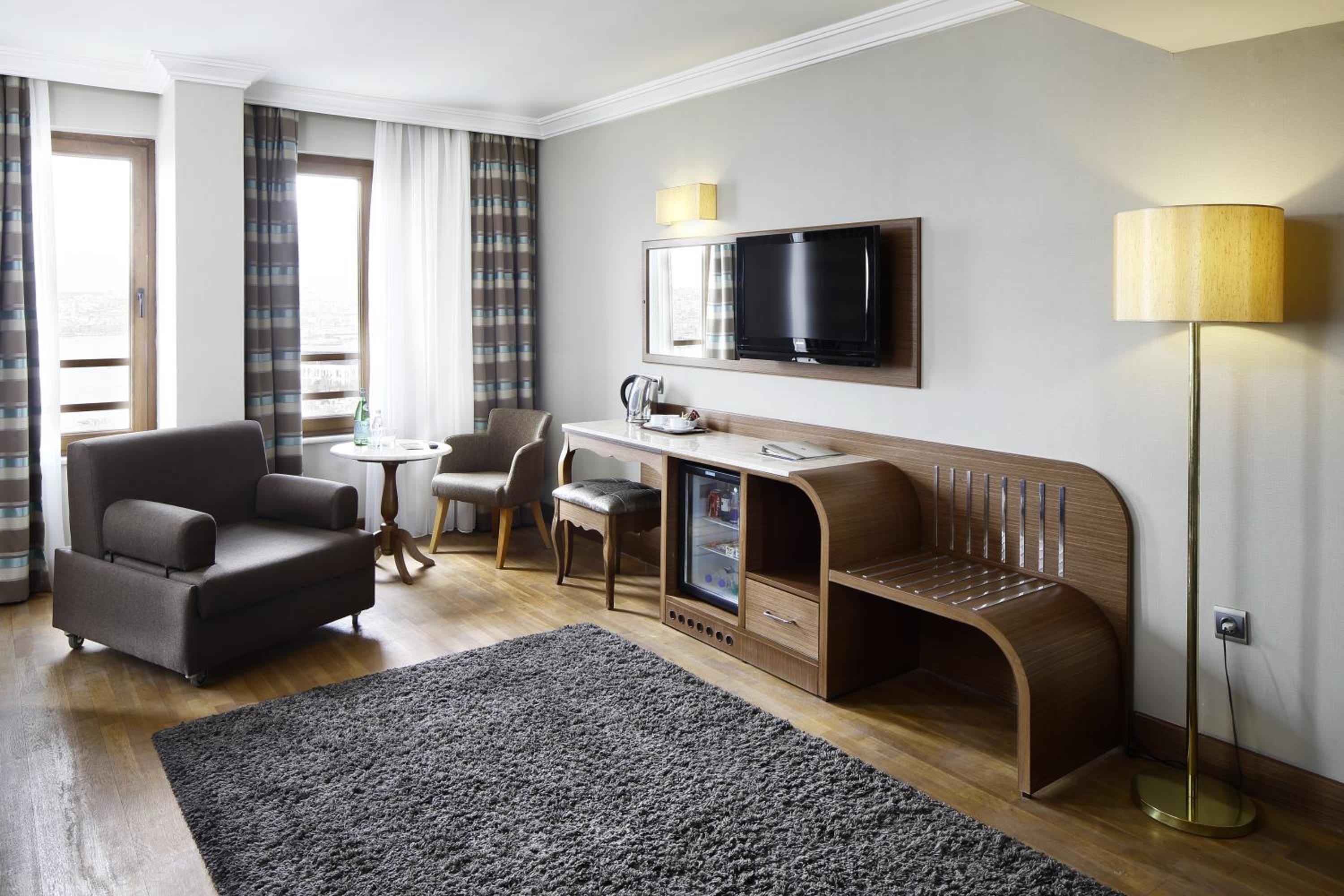 Grand Halic Goldenhorn - Image 12