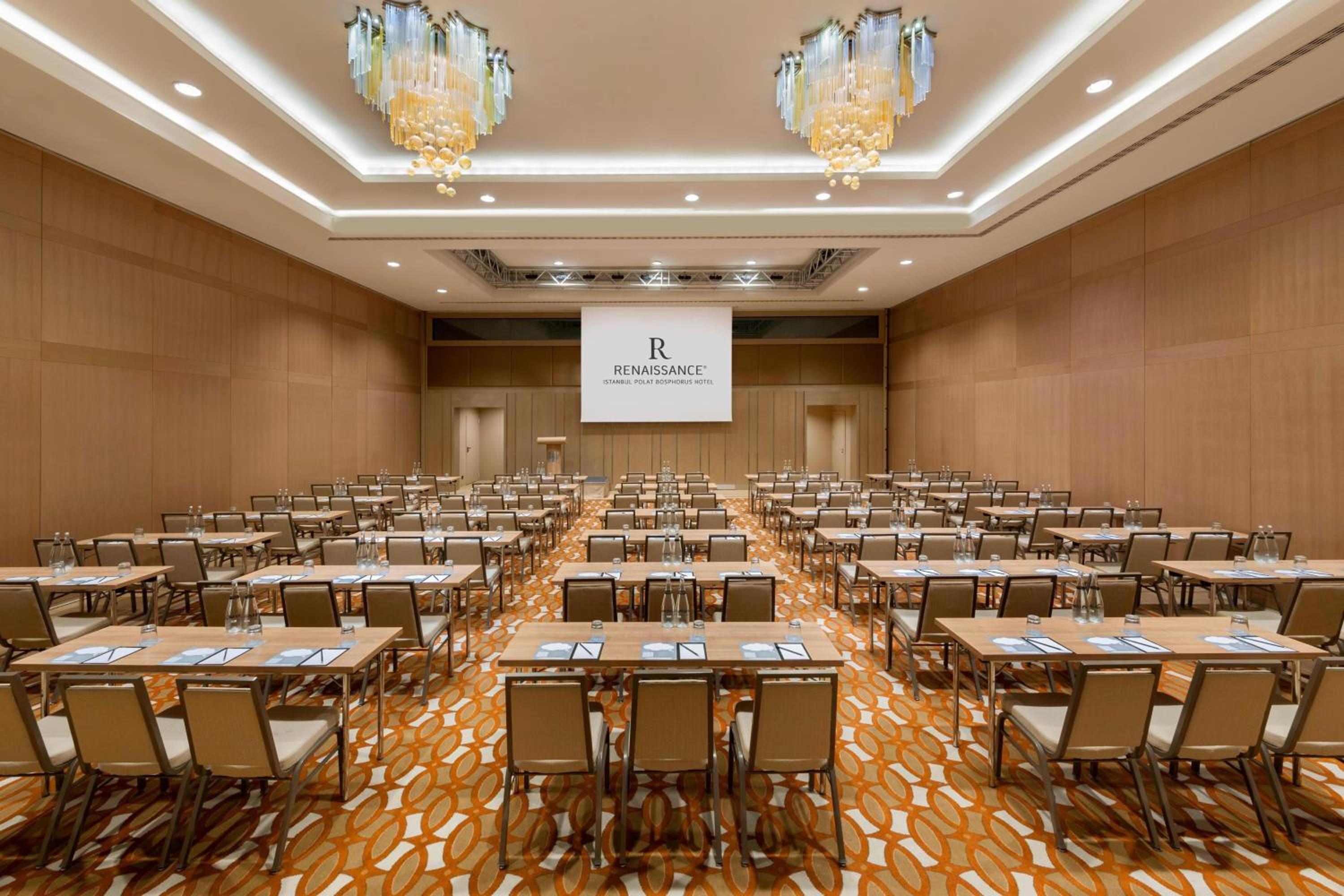 Renaissance İstanbul Polat Bosphorus Otel - Image 40